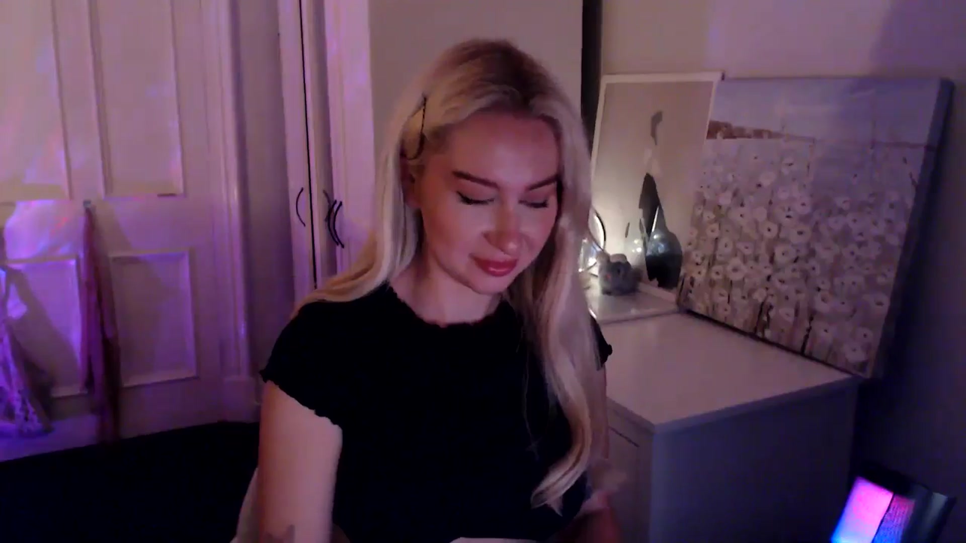 Gallery image thumbnail from British_Cutie's myfreecams stream on, 08/15/2025, 22:44 image 6 of 20