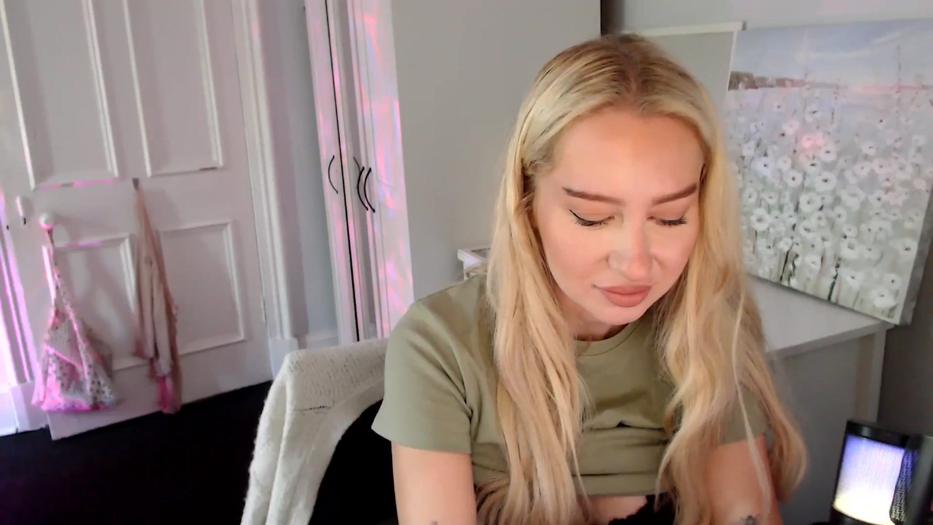 Gallery image thumbnail from British_Cutie's myfreecams stream on, 08/17/2025, 11:53 image 13 of 20