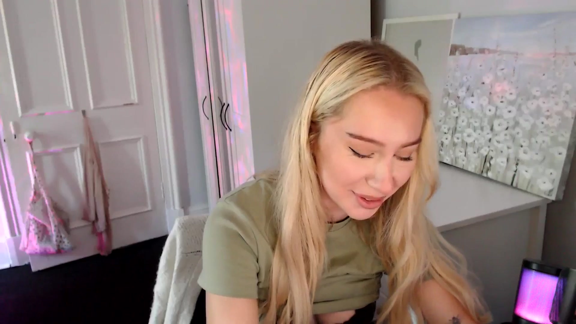 Gallery image thumbnail from British_Cutie's myfreecams stream on, 08/17/2025, 11:53 image 12 of 20