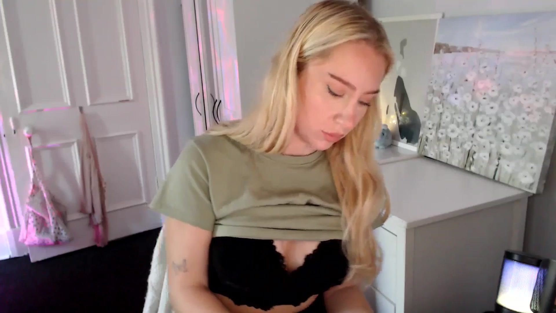 Gallery image thumbnail from British_Cutie's myfreecams stream on, 08/17/2025, 11:53 image 19 of 20