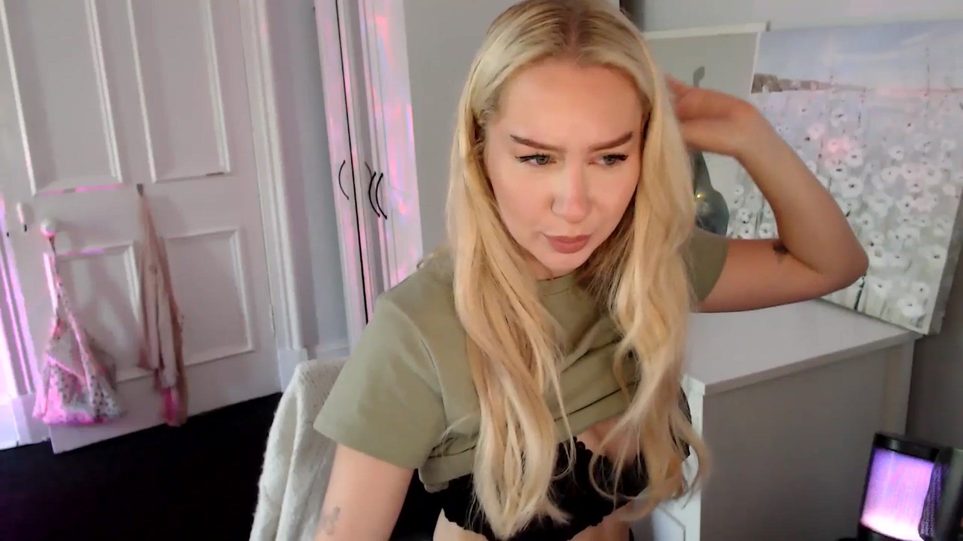 Gallery image thumbnail from British_Cutie's myfreecams stream on, 08/17/2025, 11:53 image 10 of 20
