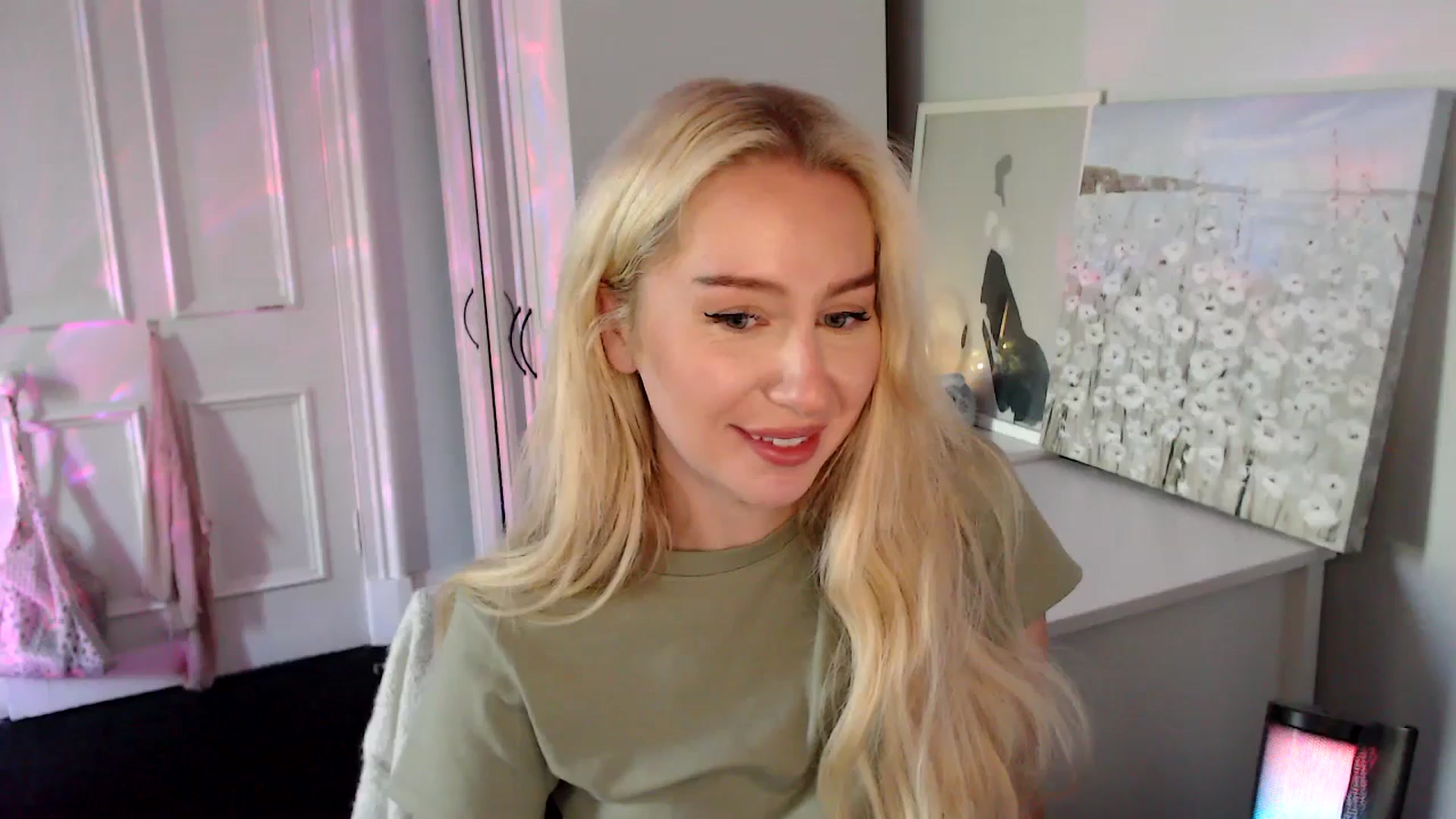 Gallery image thumbnail from British_Cutie's myfreecams stream on, 08/17/2025, 15:02 image 14 of 20
