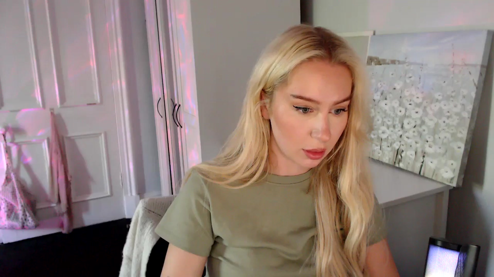 Gallery image thumbnail from British_Cutie's myfreecams stream on, 08/17/2025, 15:02 image 16 of 20