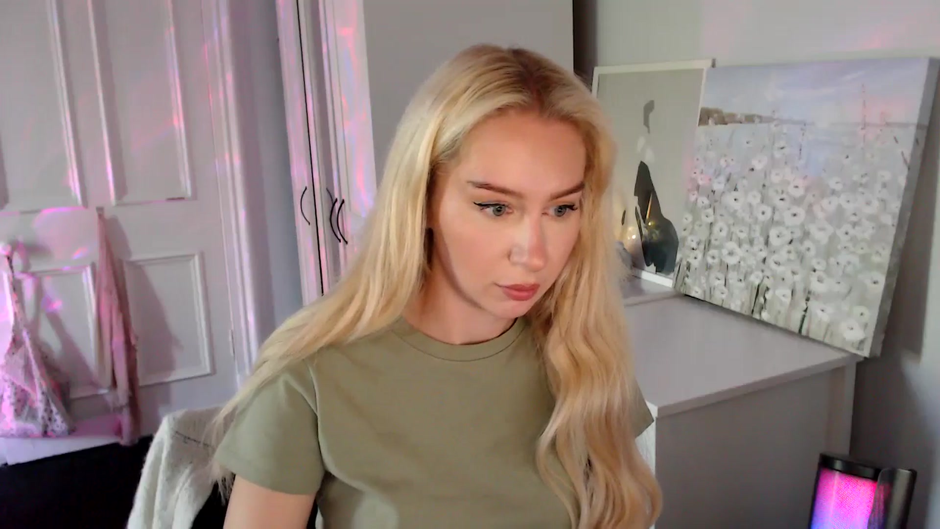 Gallery image thumbnail from British_Cutie's myfreecams stream on, 08/17/2025, 15:02 image 2 of 20