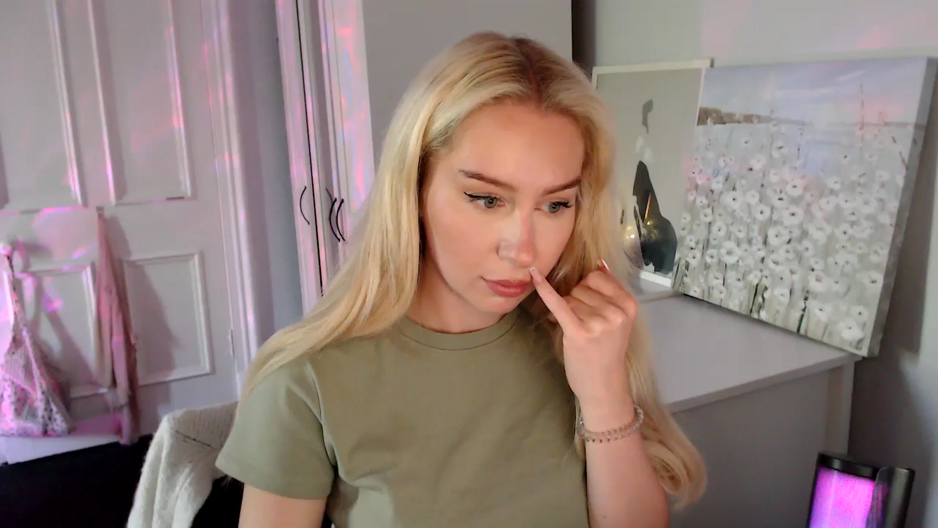 Gallery image thumbnail from British_Cutie's myfreecams stream on, 08/17/2025, 15:02 image 1 of 20