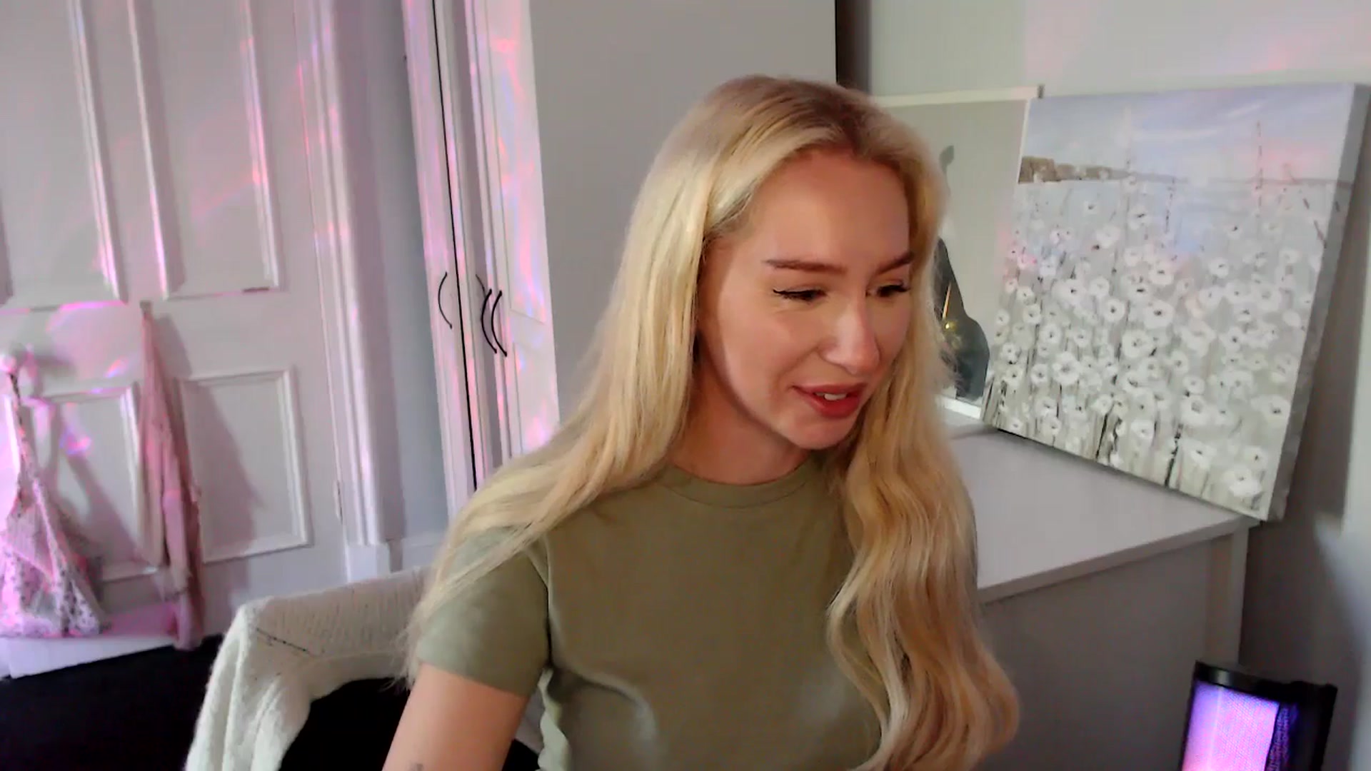 Gallery image thumbnail from British_Cutie's myfreecams stream on, 08/17/2025, 15:02 image 4 of 20