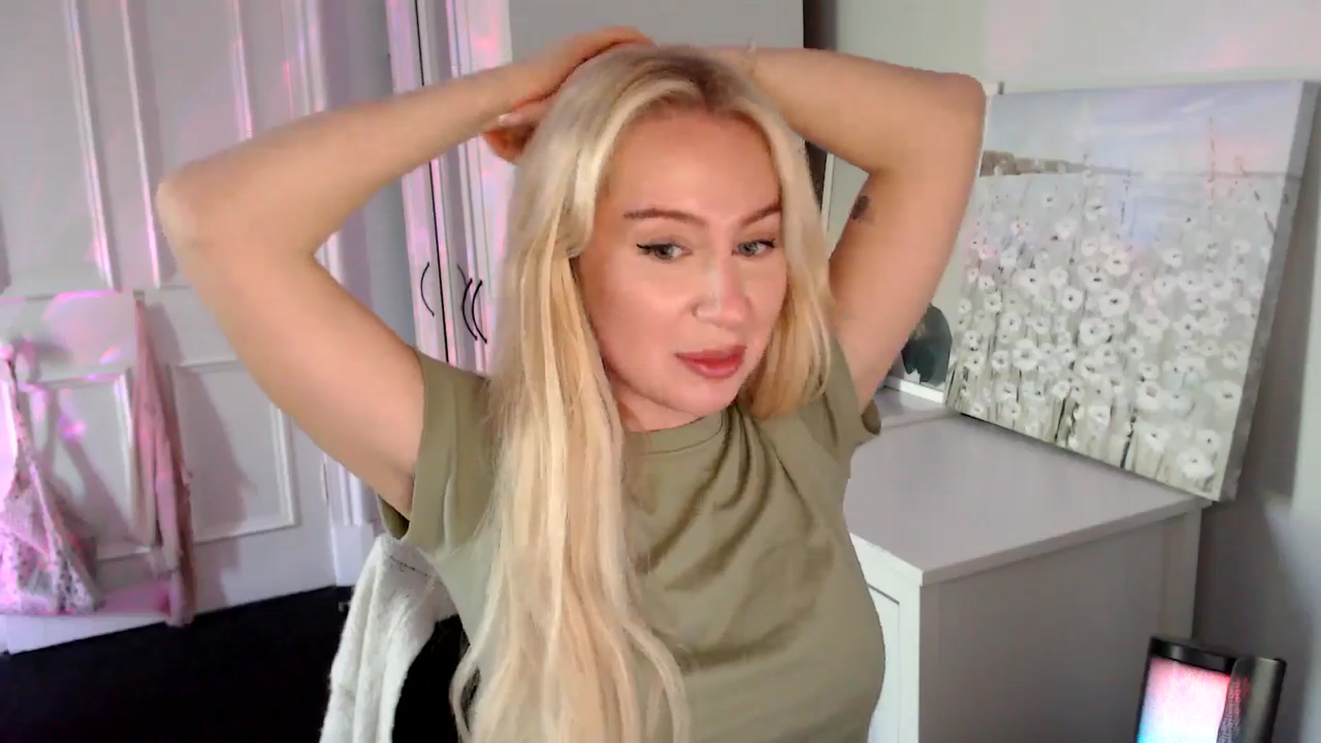 Gallery image thumbnail from British_Cutie's myfreecams stream on, 08/17/2025, 15:02 image 17 of 20