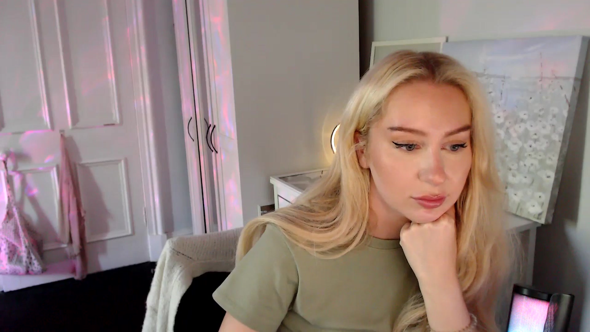 Gallery image thumbnail from British_Cutie's myfreecams stream on, 08/17/2025, 15:02 image 13 of 20