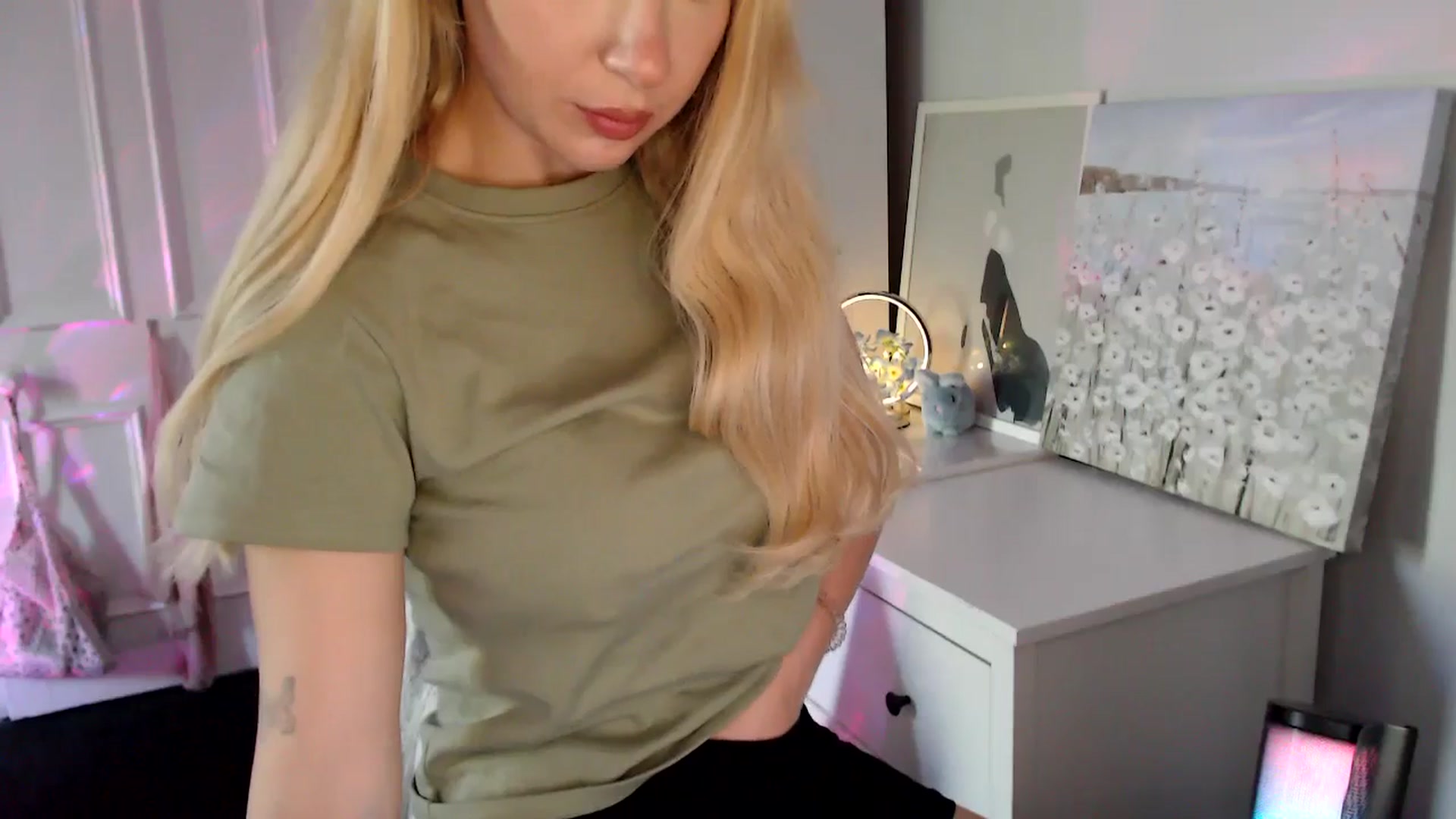 Gallery image thumbnail from British_Cutie's myfreecams stream on, 08/17/2025, 15:02 image 18 of 20