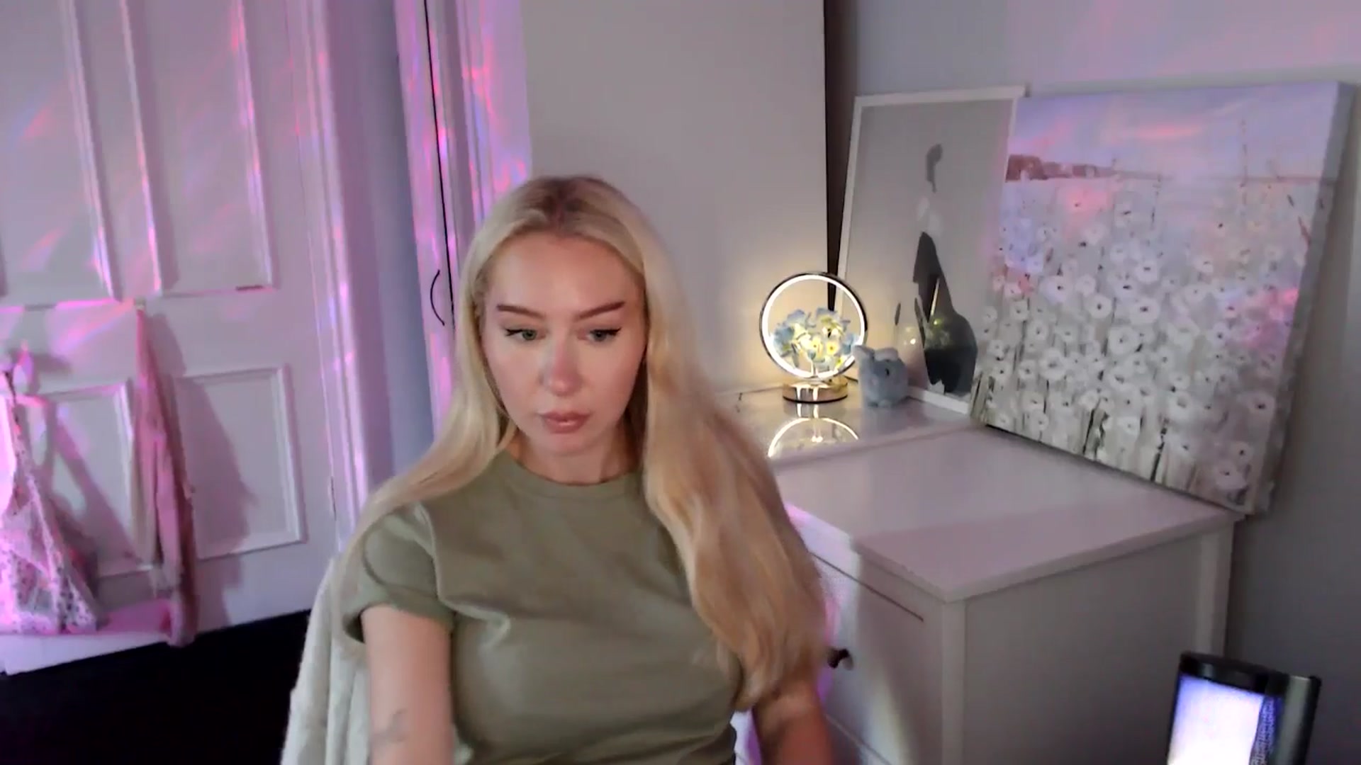 Gallery image thumbnail from British_Cutie's myfreecams stream on, 08/17/2025, 16:38 image 8 of 20