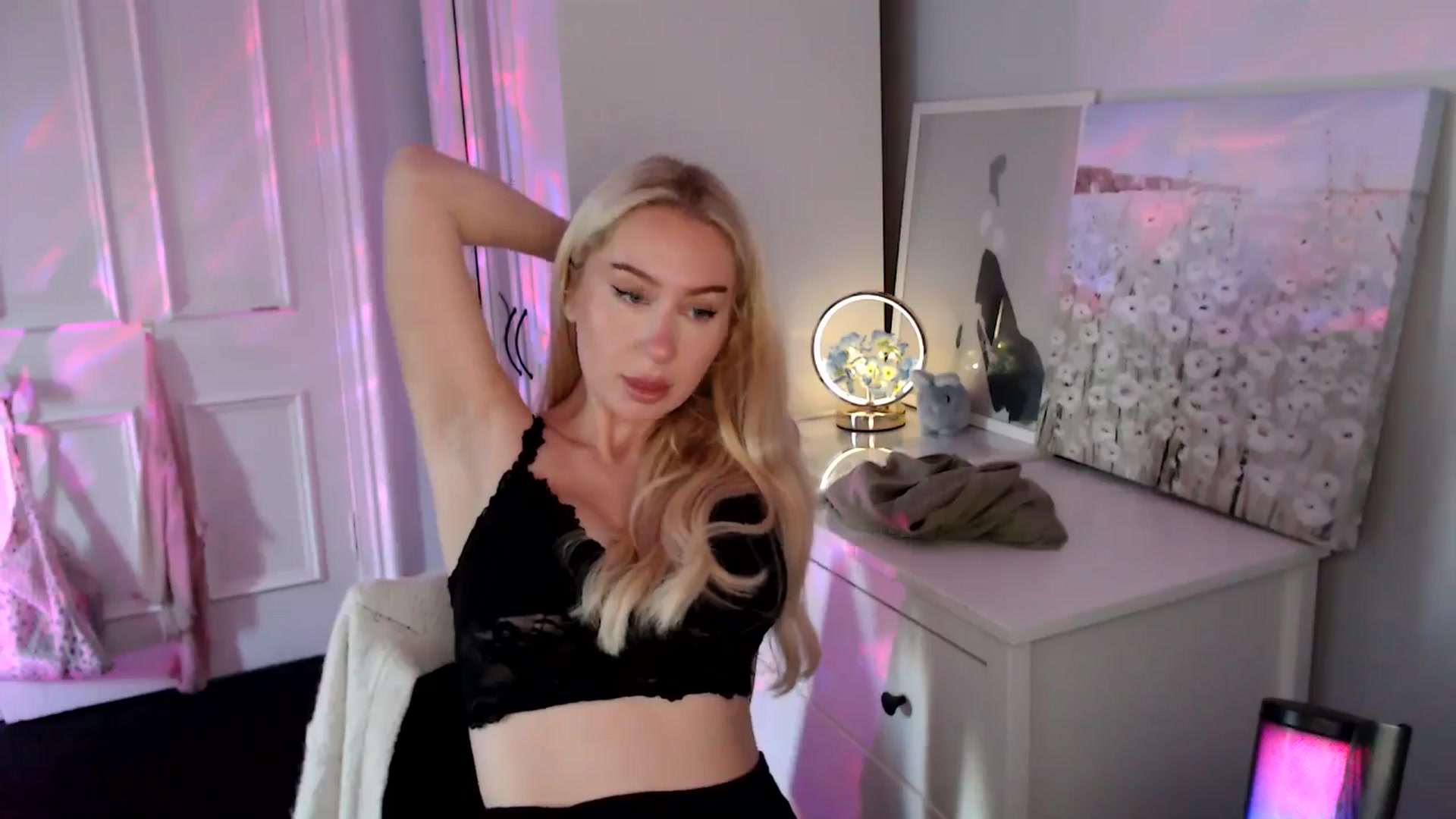 Gallery image thumbnail from British_Cutie's myfreecams stream on, 08/17/2025, 16:38 image 19 of 20