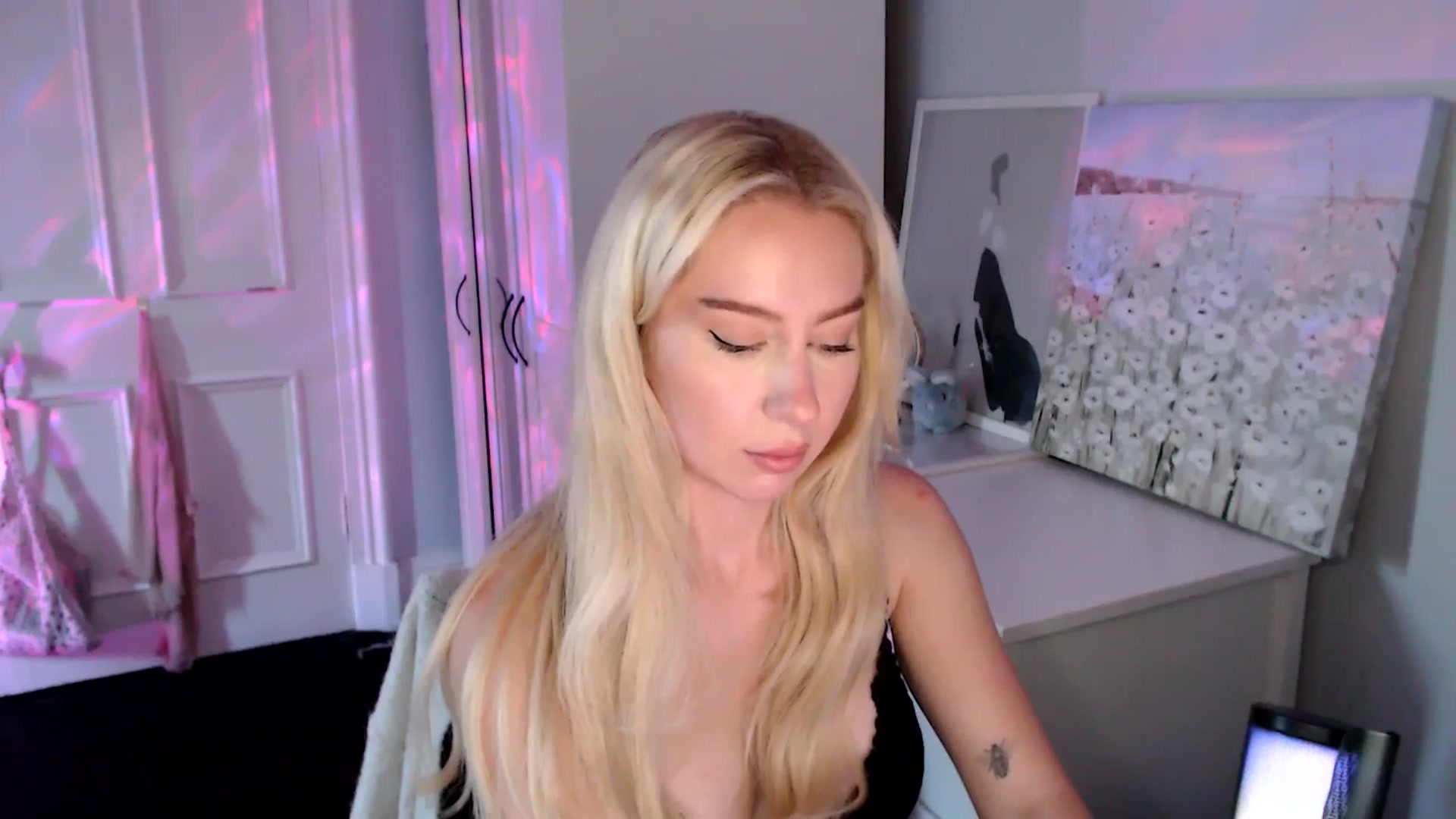 Gallery image thumbnail from British_Cutie's myfreecams stream on, 08/17/2025, 17:58 image 7 of 20