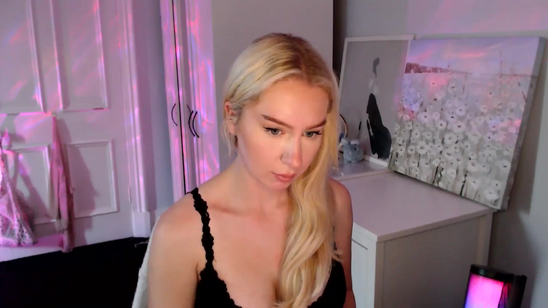 Gallery image thumbnail from British_Cutie's myfreecams stream on, 08/17/2025, 17:58 image 8 of 20