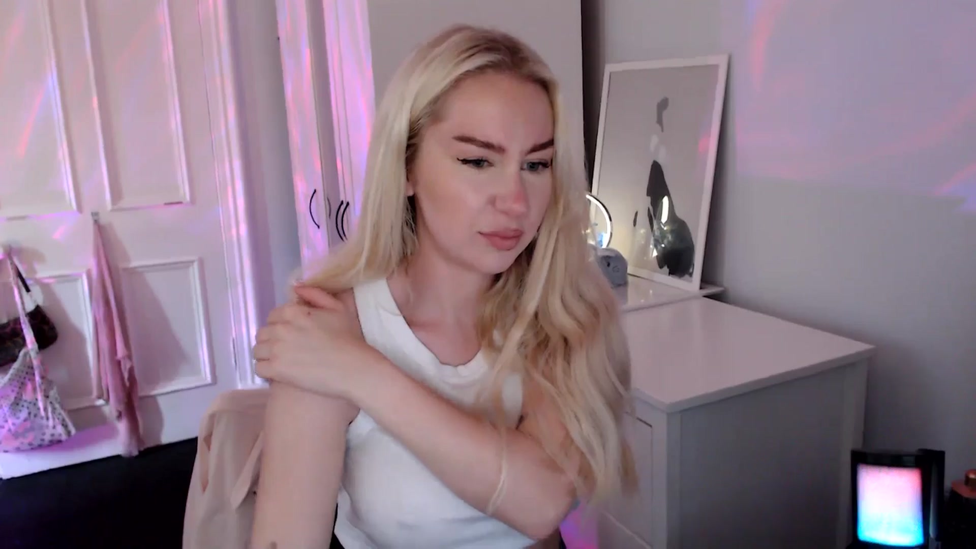 Gallery image thumbnail from British_Cutie's myfreecams stream on, 08/24/2025, 16:36 image 2 of 20