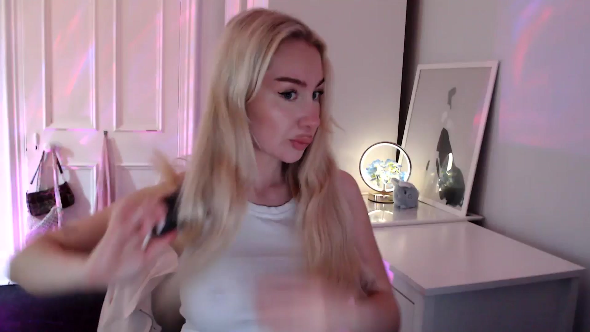 Gallery image thumbnail from British_Cutie's myfreecams stream on, 08/24/2025, 16:36 image 1 of 20