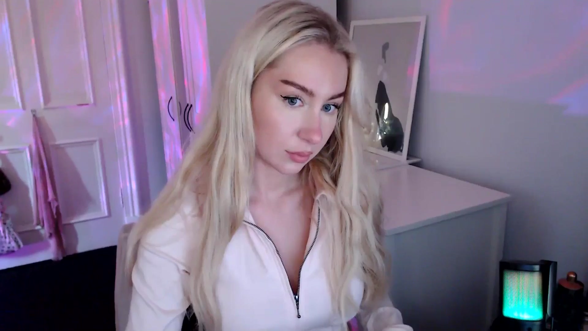 Gallery image thumbnail from British_Cutie's myfreecams stream on, 08/24/2025, 16:36 image 5 of 20