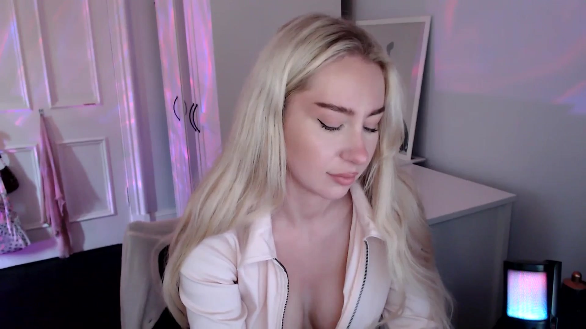 Gallery image thumbnail from British_Cutie's myfreecams stream on, 08/24/2025, 16:36 image 4 of 20