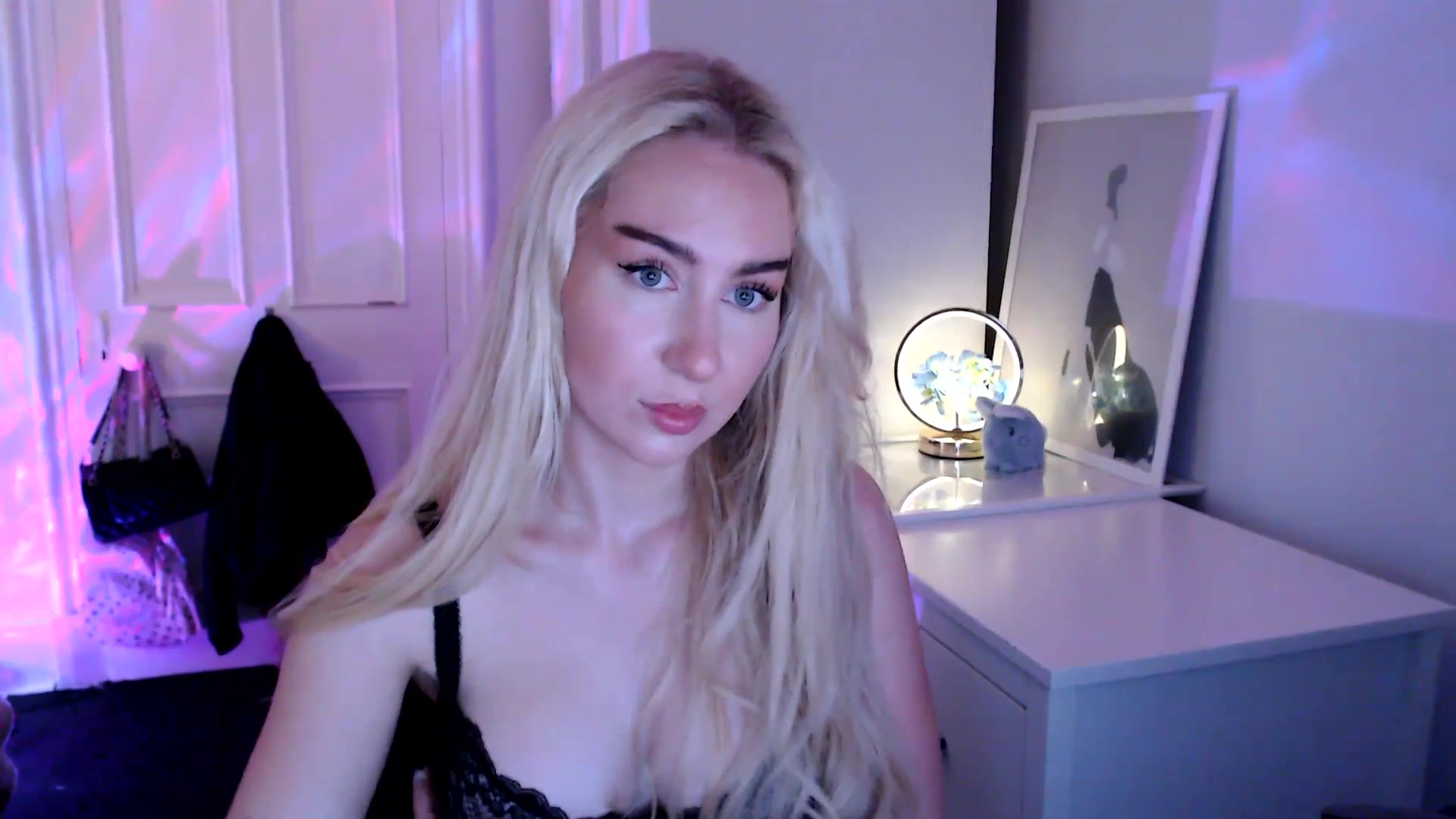 Gallery image thumbnail from British_Cutie's myfreecams stream on, 08/25/2025, 14:43 image 15 of 20