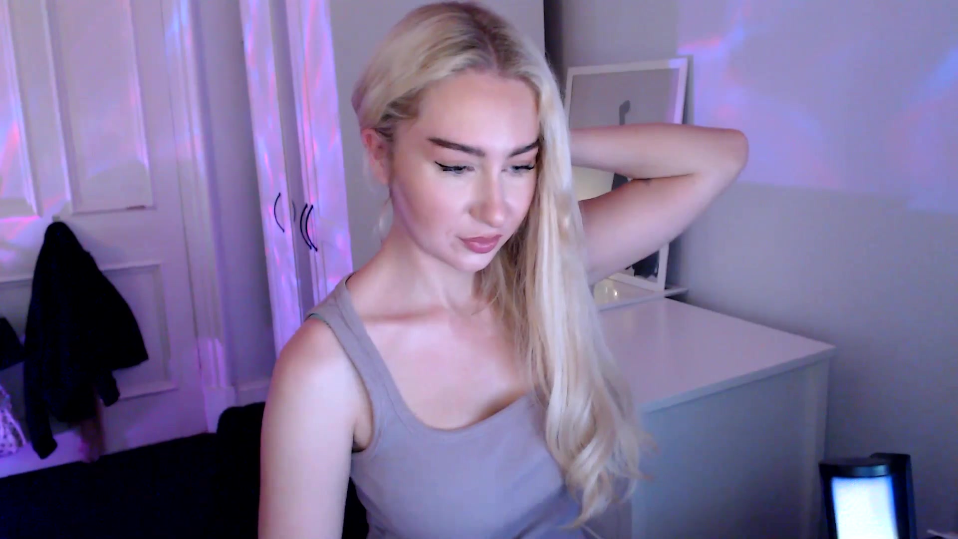Gallery image thumbnail from British_Cutie's myfreecams stream on, 08/25/2025, 14:43 image 9 of 20