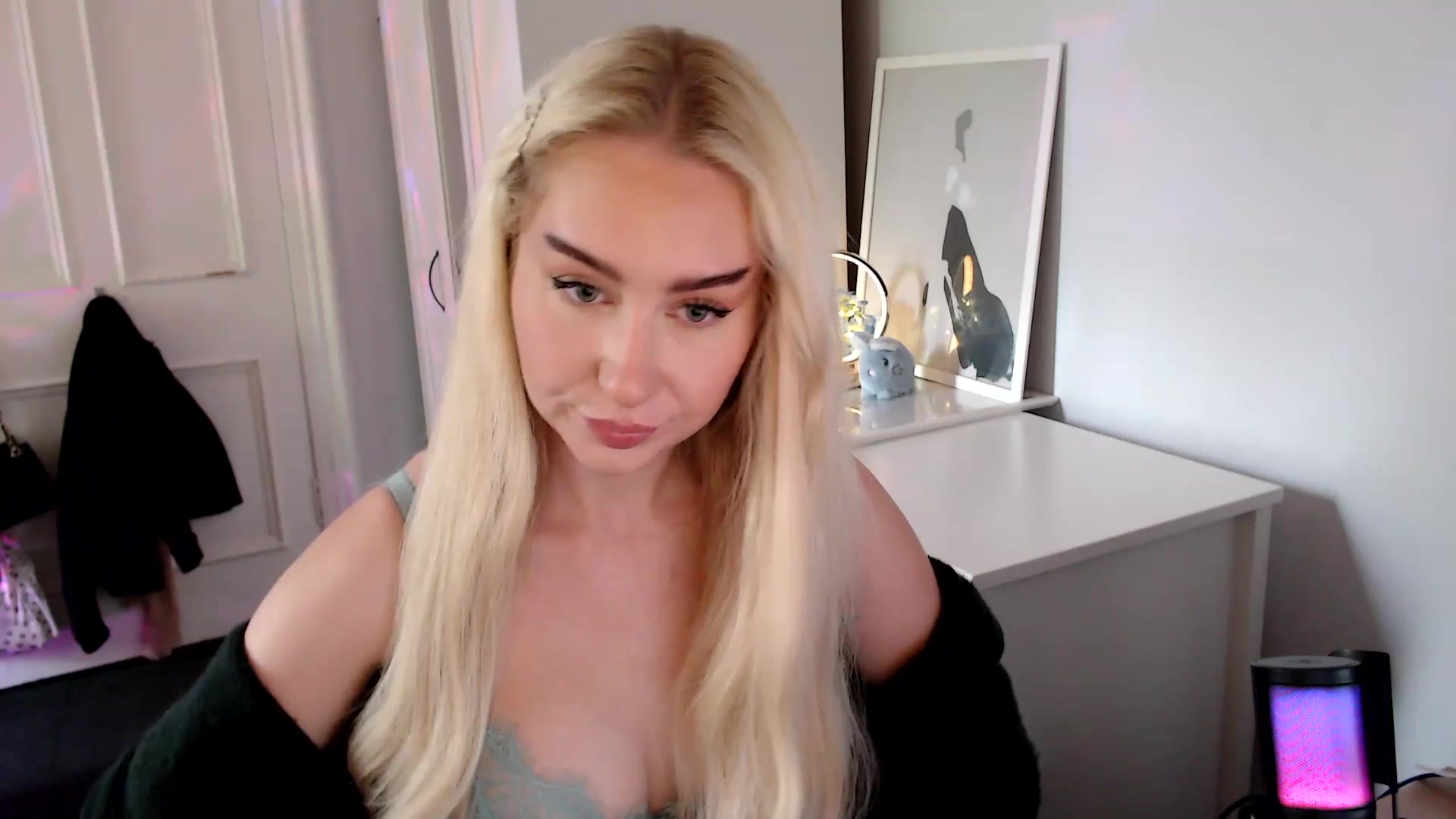 Gallery image thumbnail from British_Cutie's myfreecams stream on, 08/25/2025, 14:43 image 6 of 20