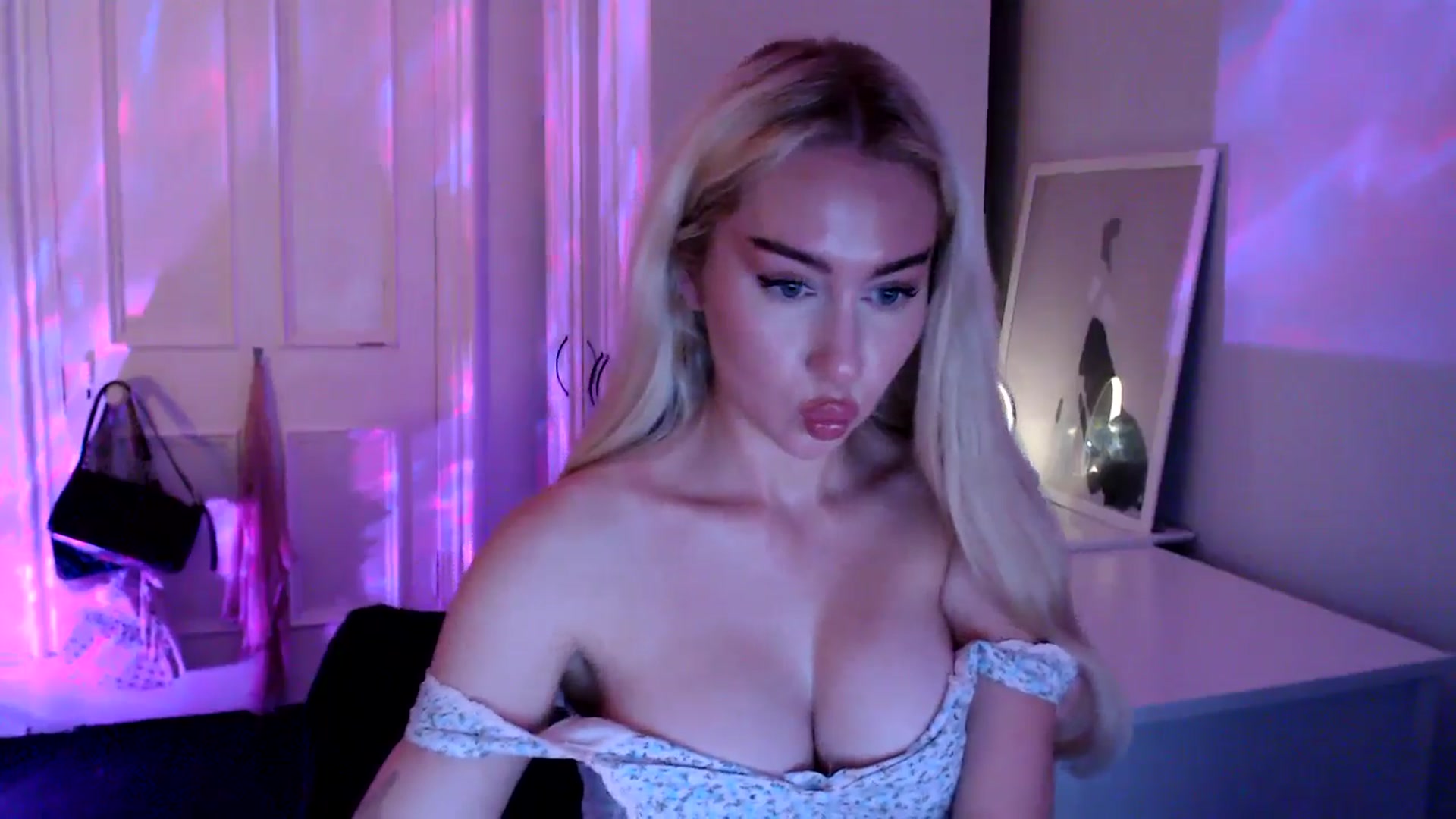 Gallery image thumbnail from British_Cutie's myfreecams stream on, 08/26/2025, 19:48 image 16 of 20