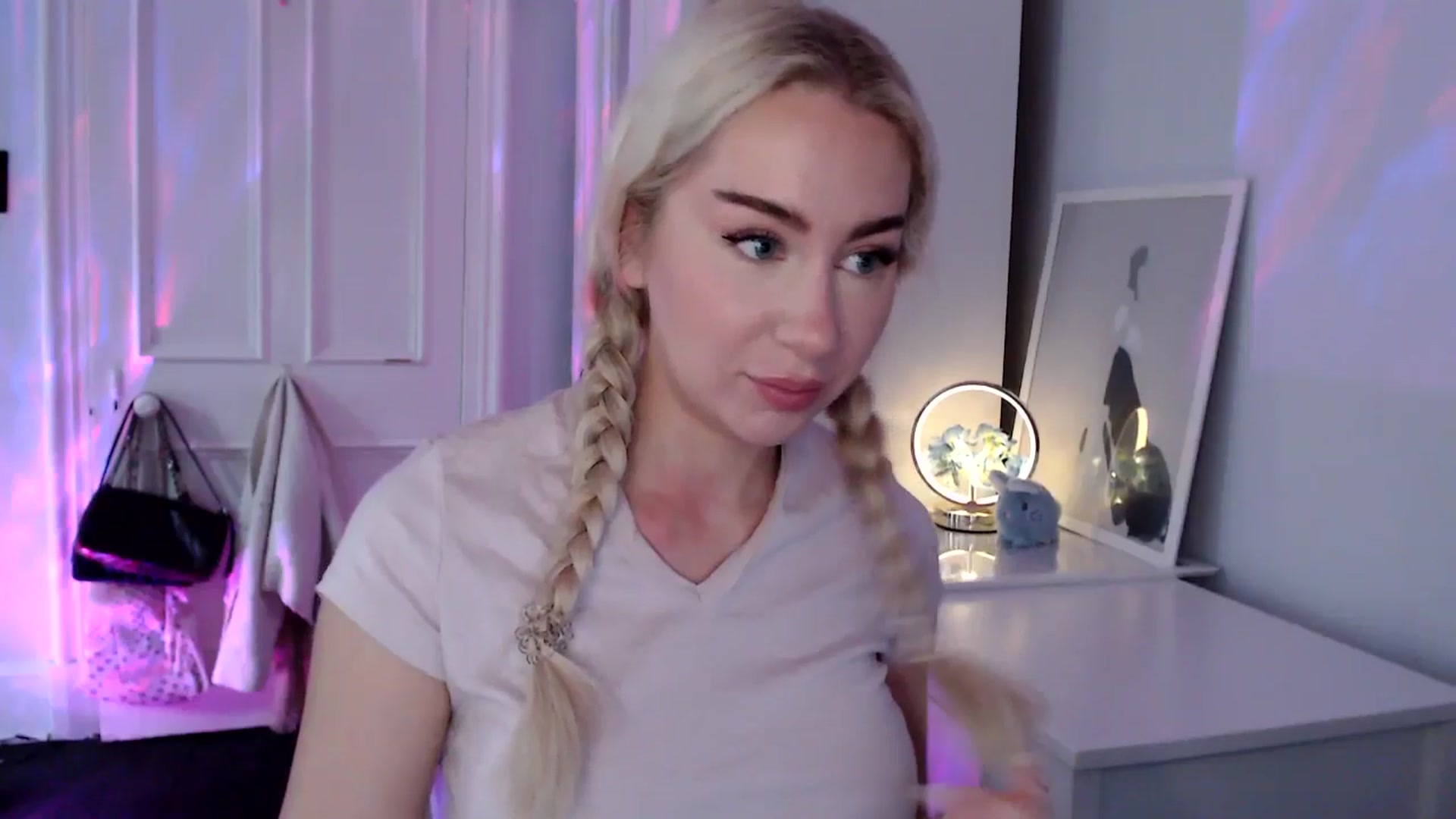 Gallery image thumbnail from British_Cutie's myfreecams stream on, 08/27/2025, 10:10 image 15 of 20