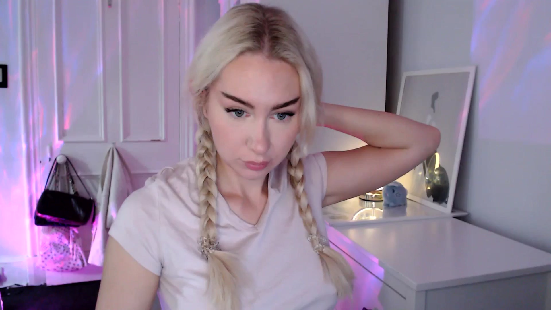 Gallery image thumbnail from British_Cutie's myfreecams stream on, 08/27/2025, 10:10 image 1 of 20