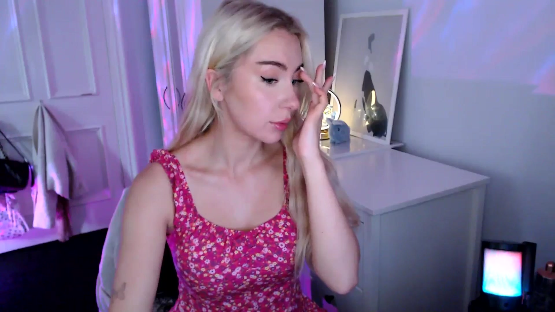 Gallery image thumbnail from British_Cutie's myfreecams stream on, 08/27/2025, 10:43 image 17 of 20