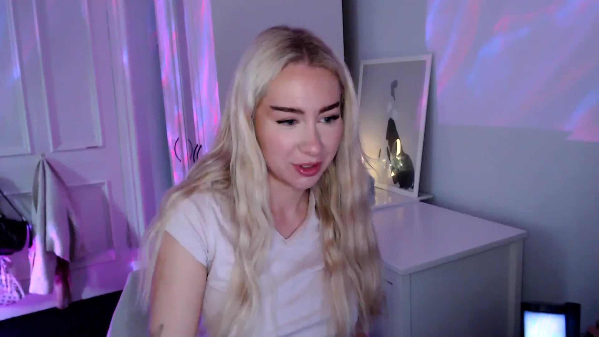 Gallery image thumbnail from British_Cutie's myfreecams stream on, 08/27/2025, 10:43 image 11 of 20