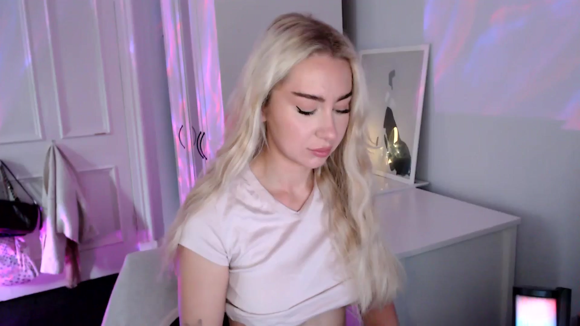 Gallery image thumbnail from British_Cutie's myfreecams stream on, 08/27/2025, 10:43 image 1 of 20