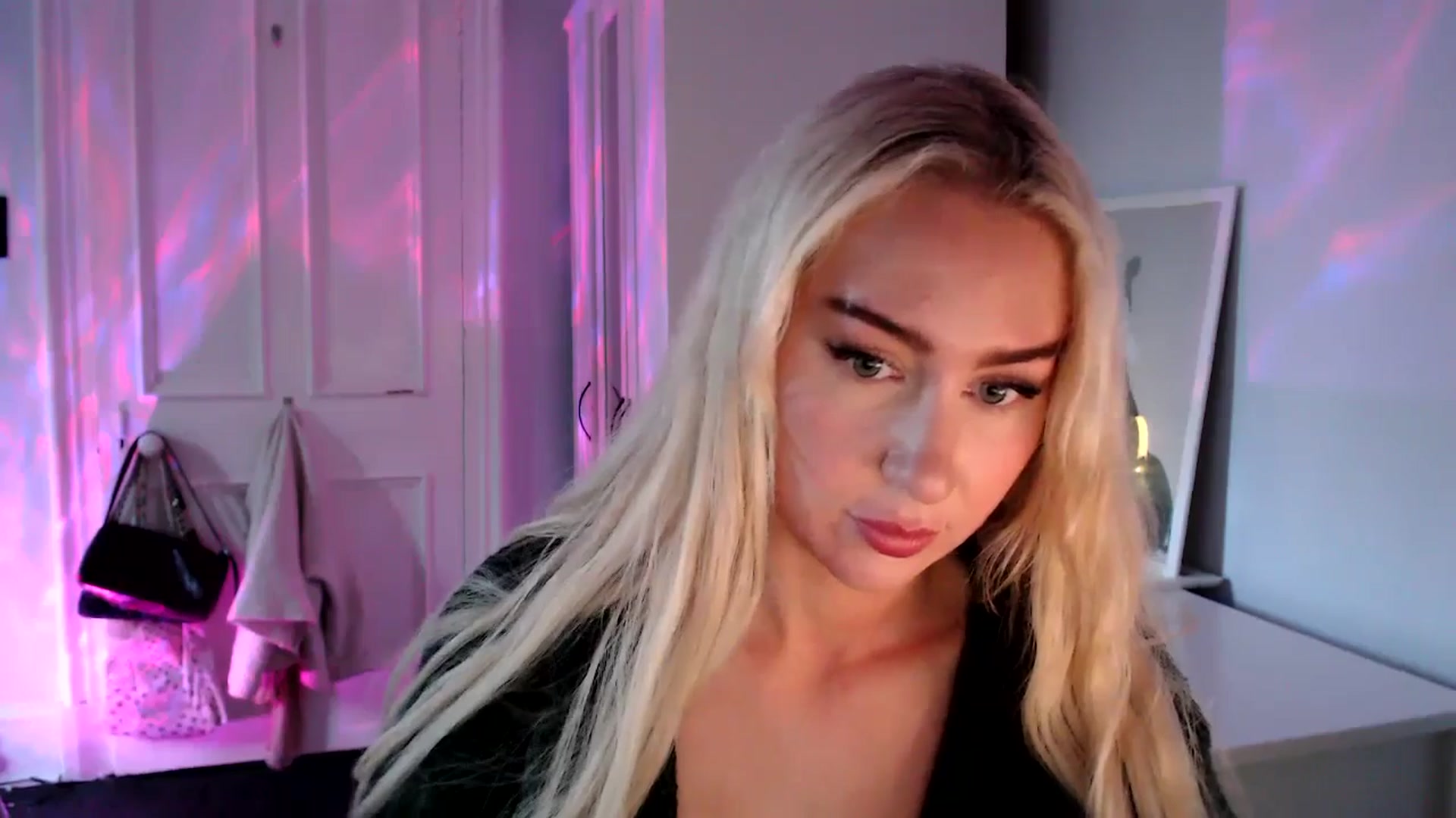 Gallery image thumbnail from British_Cutie's myfreecams stream on, 08/27/2025, 18:40 image 11 of 20