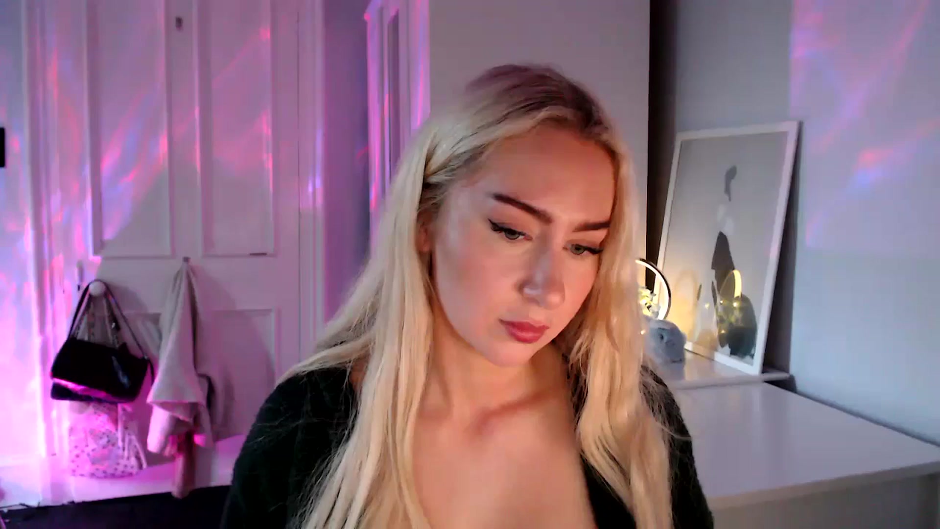 Gallery image thumbnail from British_Cutie's myfreecams stream on, 08/27/2025, 18:40 image 12 of 20