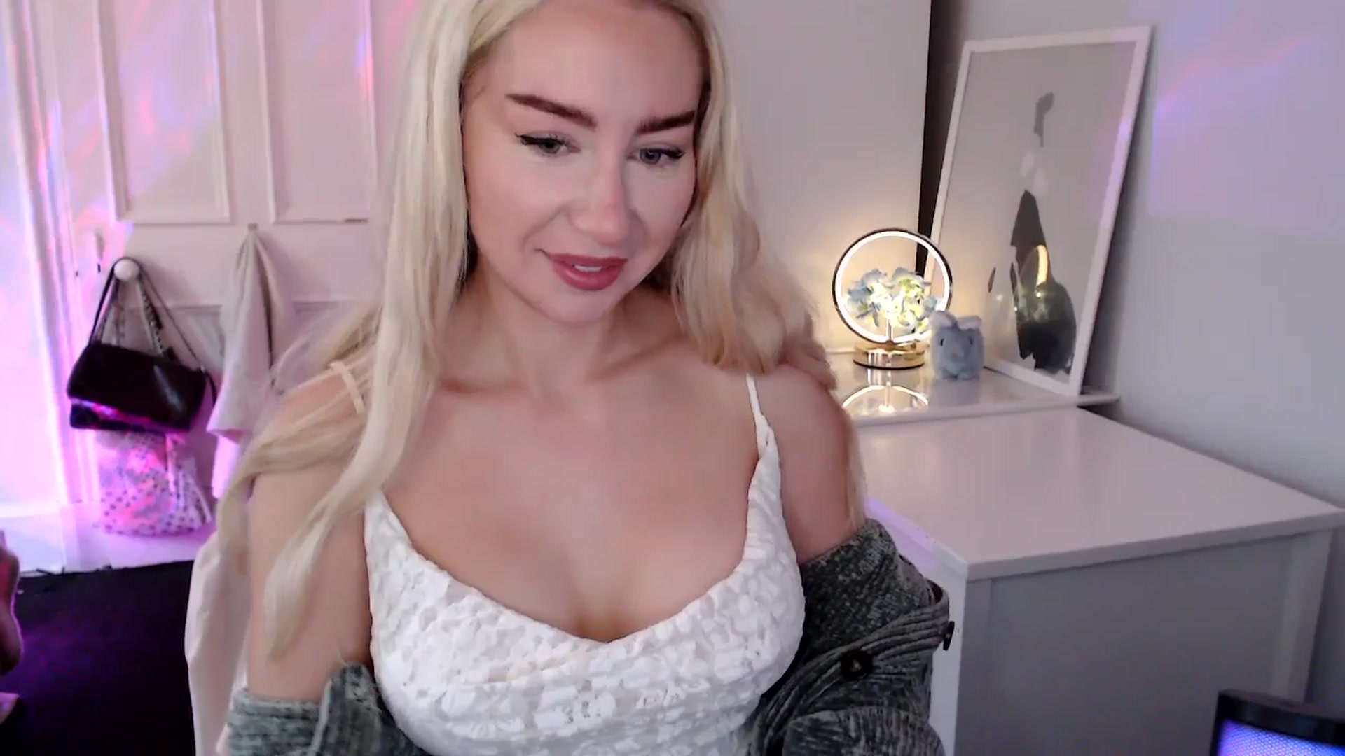 Gallery image thumbnail from British_Cutie's myfreecams stream on, 08/28/2025, 10:33 image 3 of 20