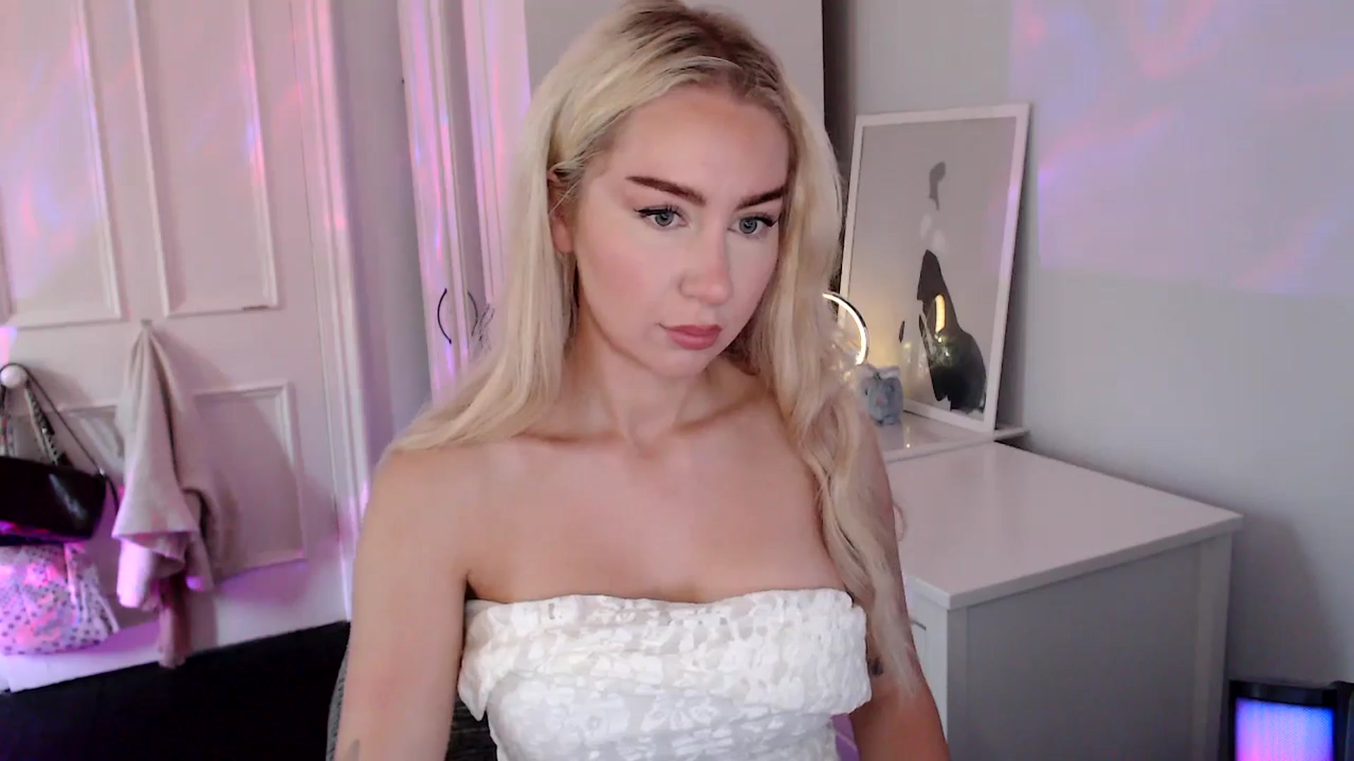 Gallery image thumbnail from British_Cutie's myfreecams stream on, 08/28/2025, 10:33 image 16 of 20