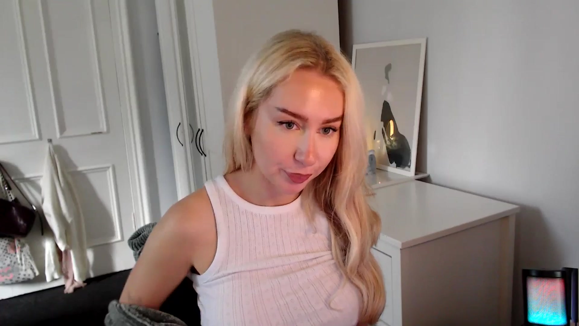 Gallery image thumbnail from British_Cutie's myfreecams stream on, 08/29/2025, 12:54 image 6 of 20