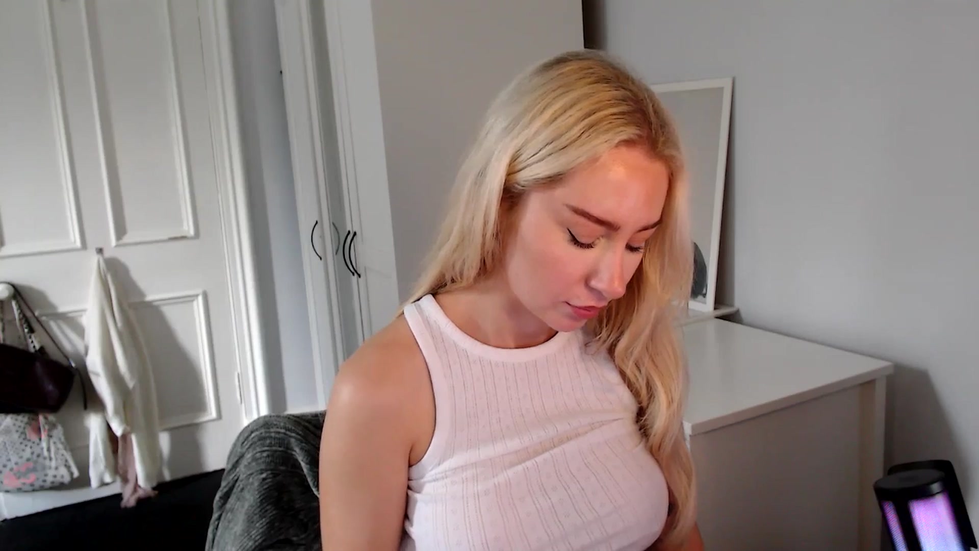 Gallery image thumbnail from British_Cutie's myfreecams stream on, 08/29/2025, 12:54 image 16 of 20