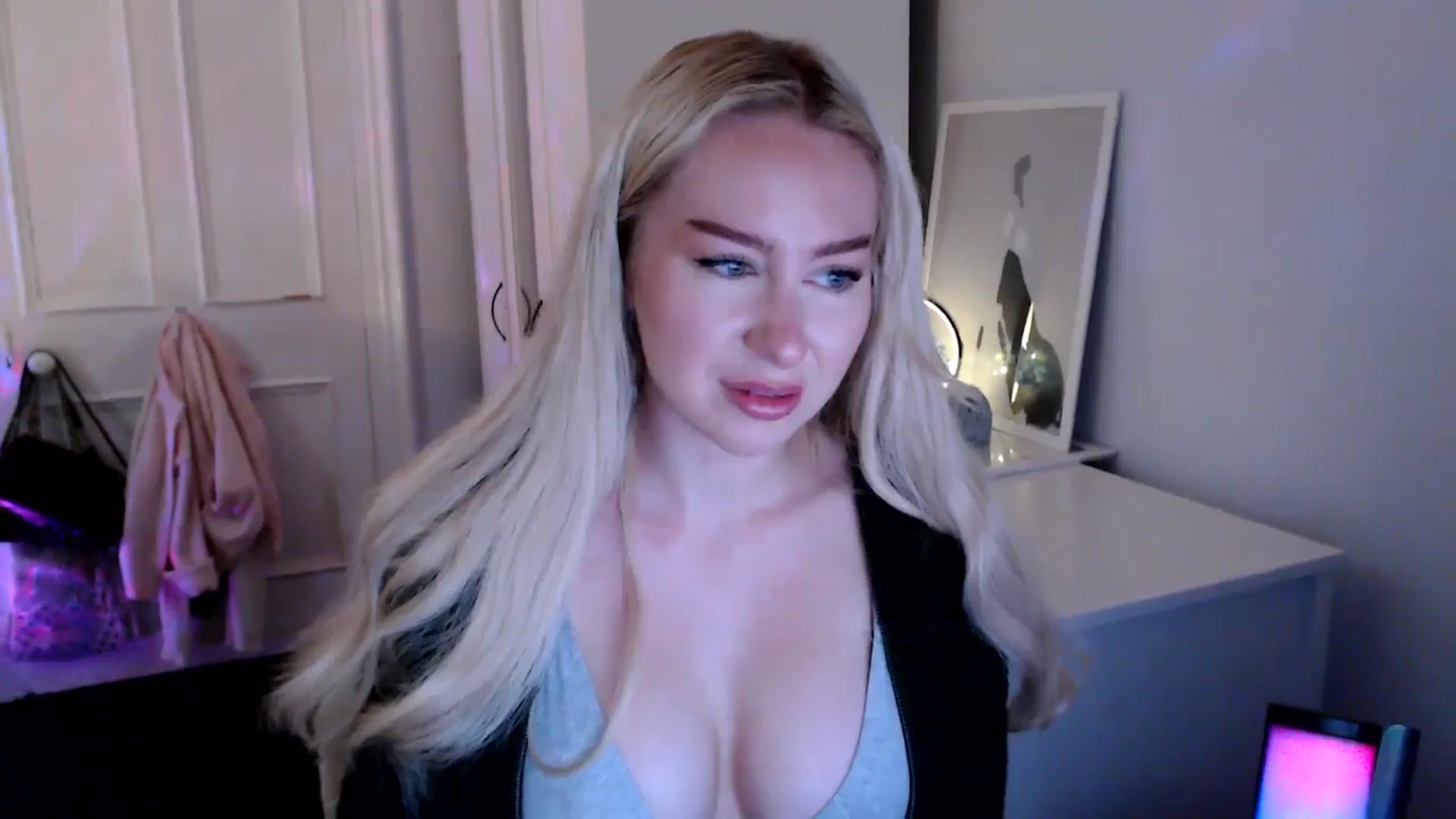 Gallery image thumbnail from British_Cutie's myfreecams stream on, 09/01/2025, 09:40 image 17 of 20