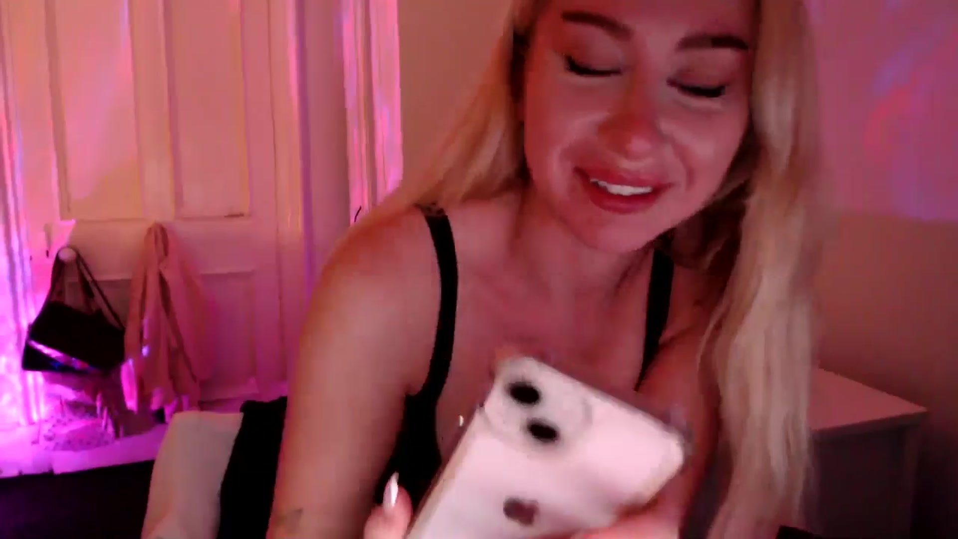 Gallery image thumbnail from British_Cutie's myfreecams stream on, 09/01/2025, 20:04 image 15 of 20