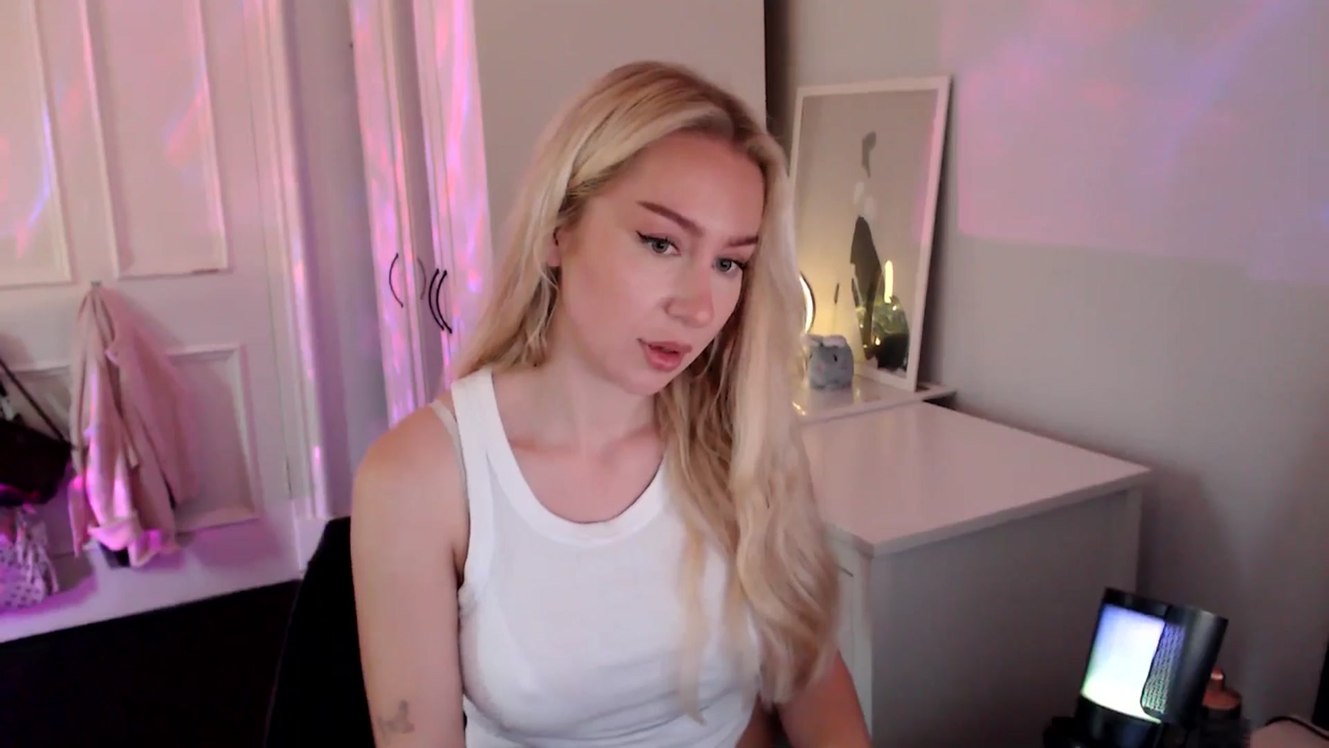 Gallery image thumbnail from British_Cutie's myfreecams stream on, 09/03/2025, 10:27 image 12 of 20