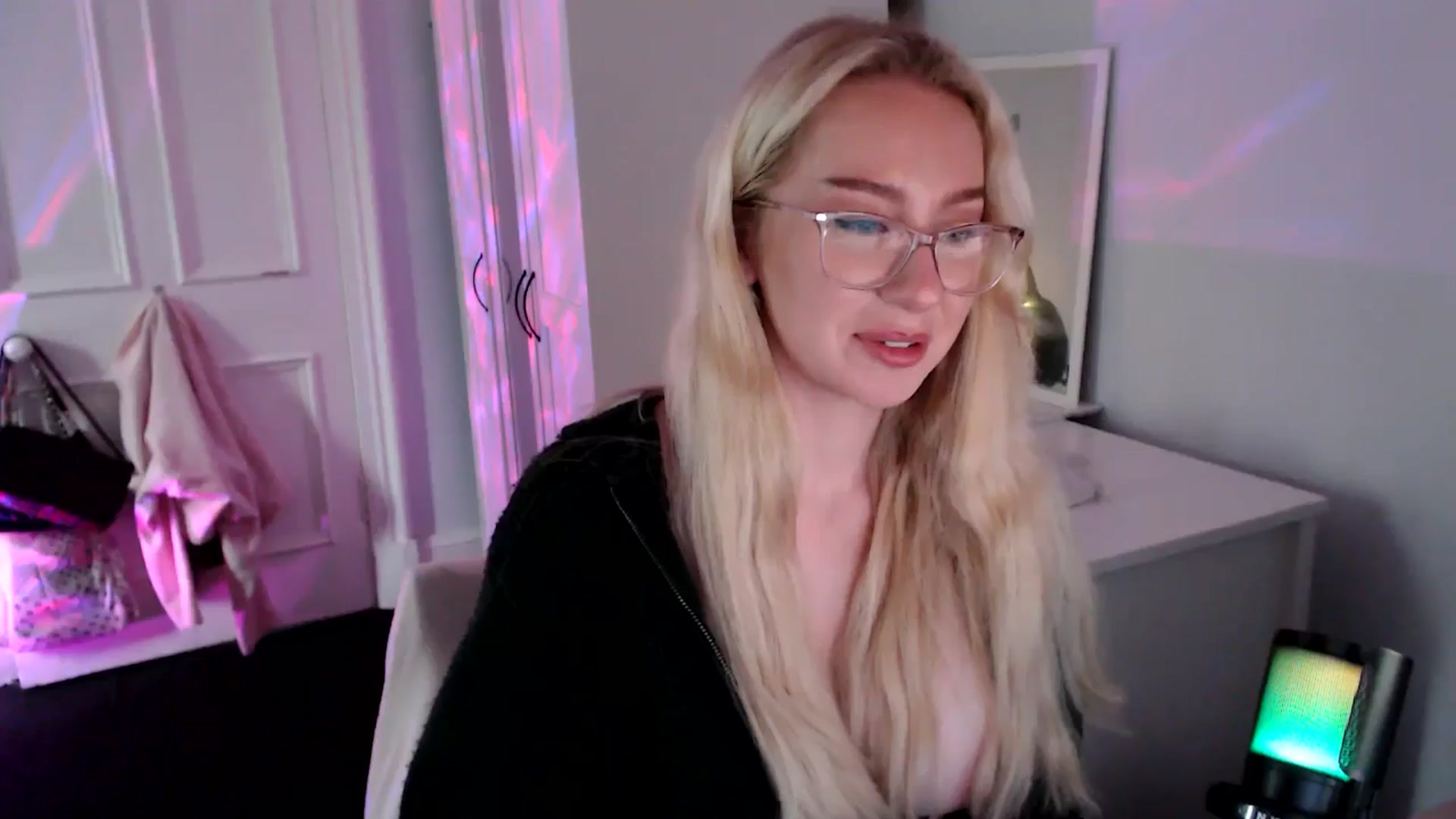 Gallery image thumbnail from British_Cutie's myfreecams stream on, 09/03/2025, 15:30 image 18 of 20