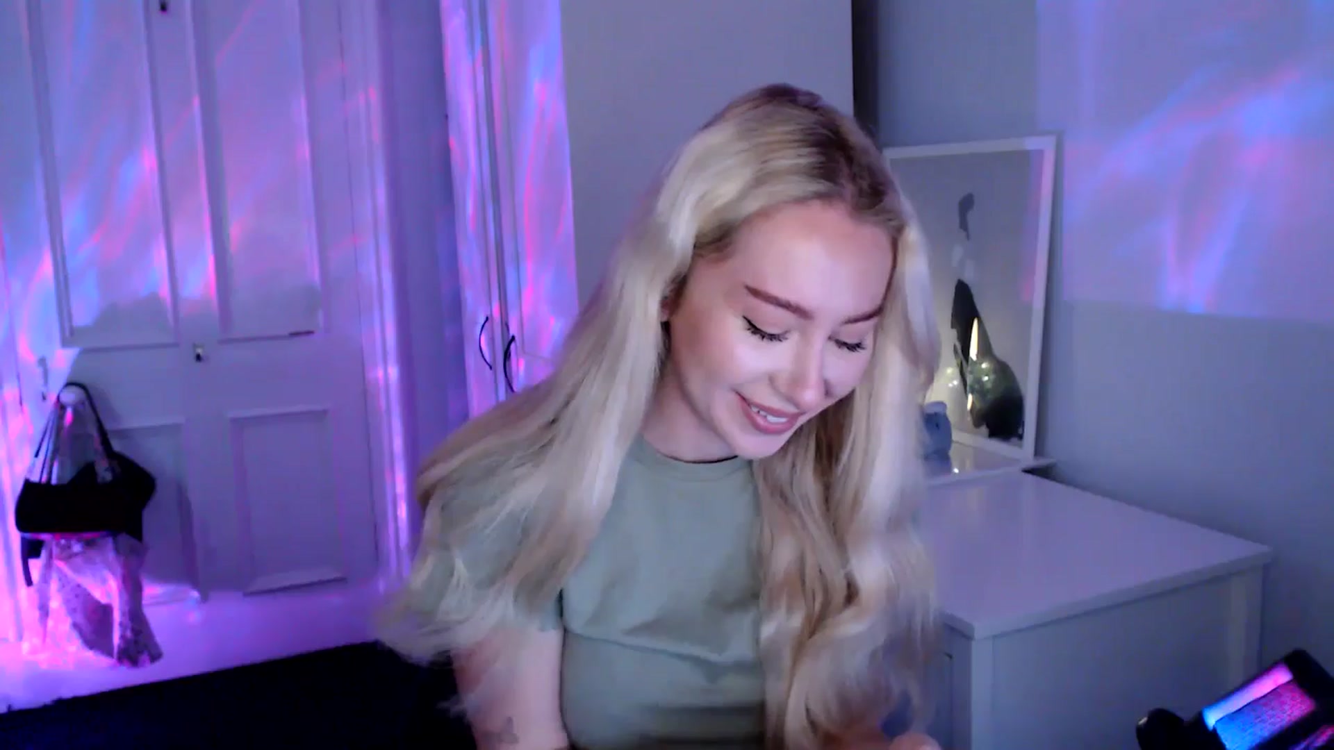 Gallery image thumbnail from British_Cutie's myfreecams stream on, 09/05/2025, 08:36 image 19 of 20