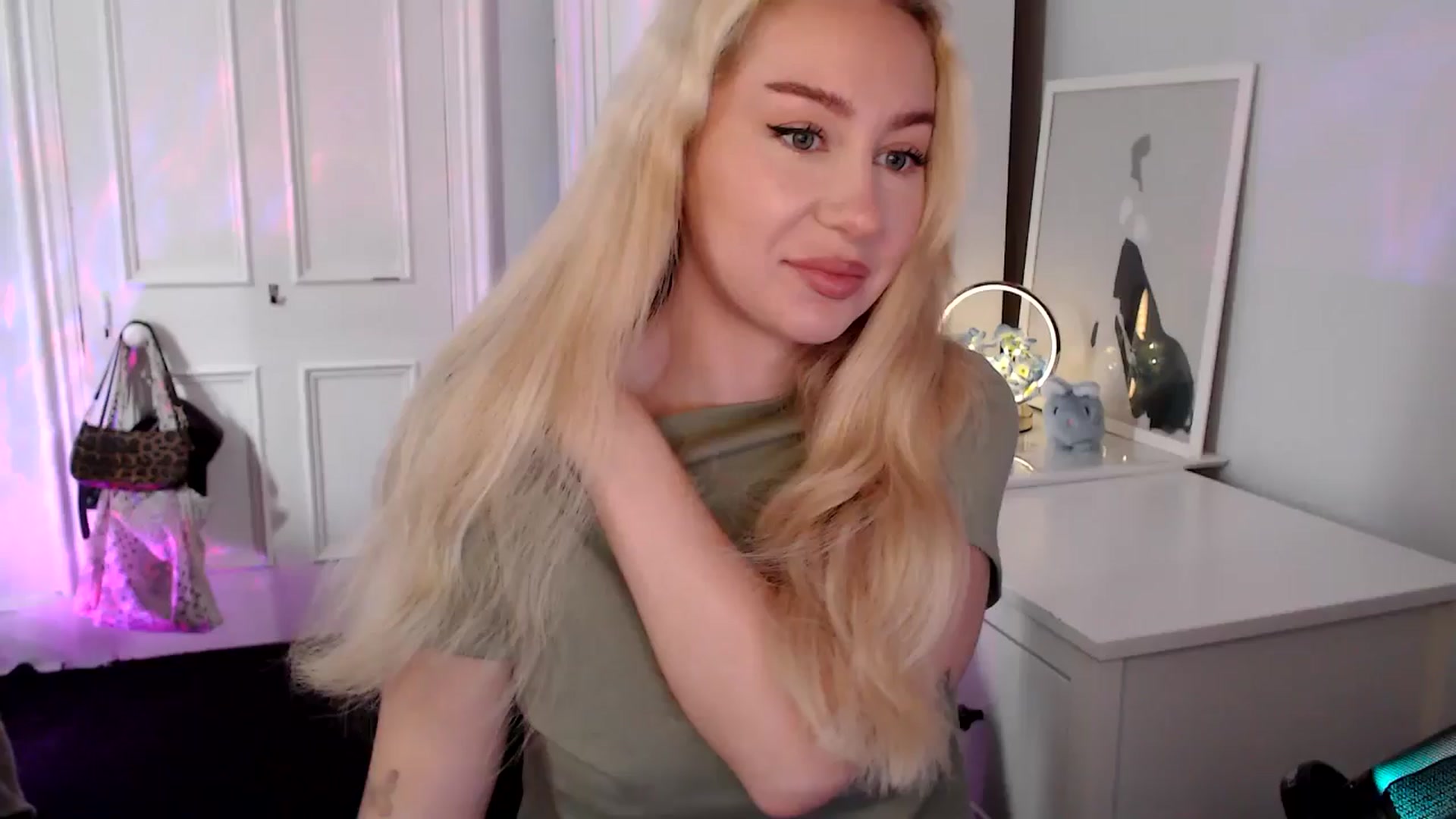 Gallery image thumbnail from British_Cutie's myfreecams stream on, 09/05/2025, 08:36 image 11 of 20