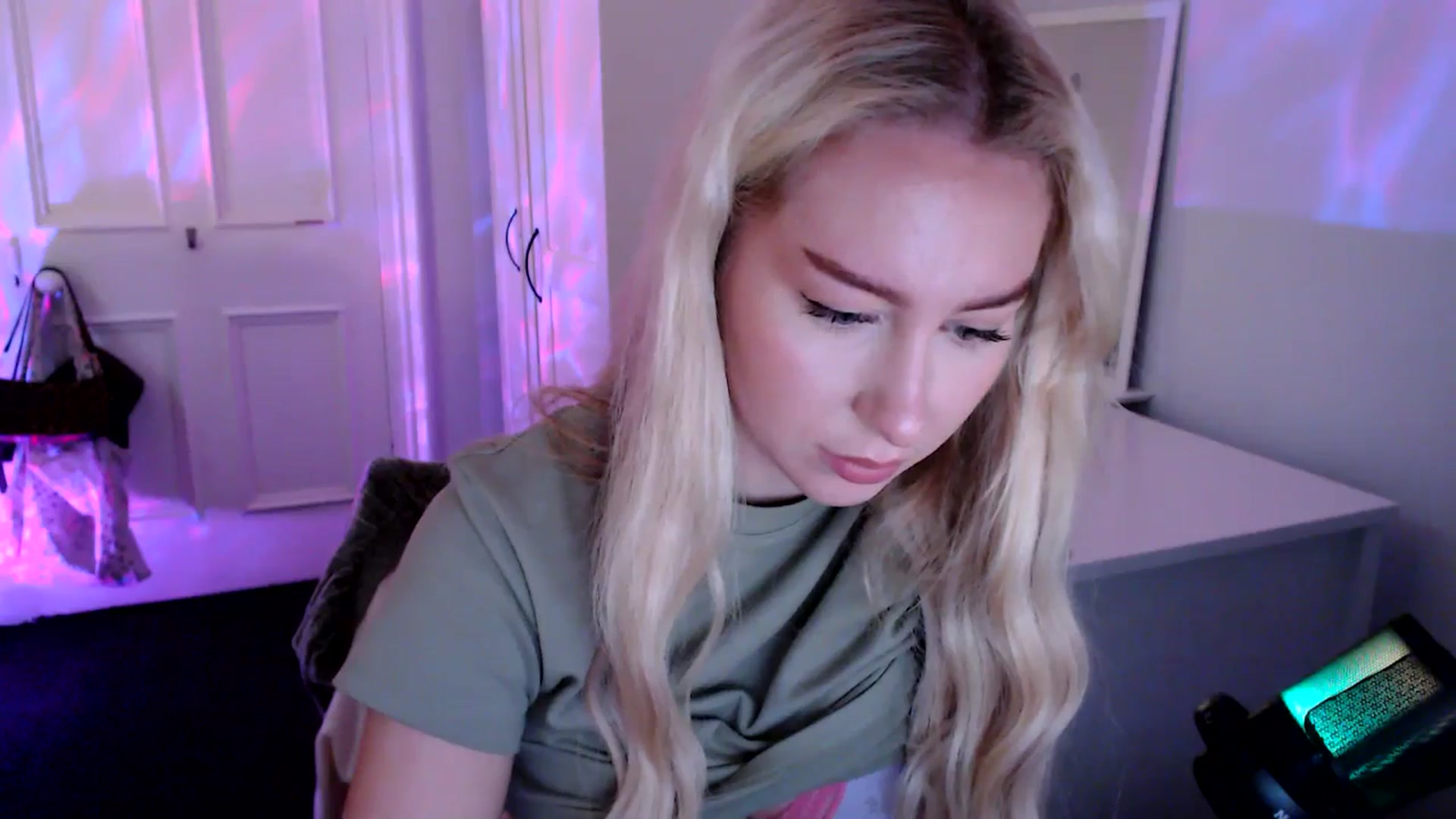 Gallery image thumbnail from British_Cutie's myfreecams stream on, 09/05/2025, 09:52 image 19 of 20