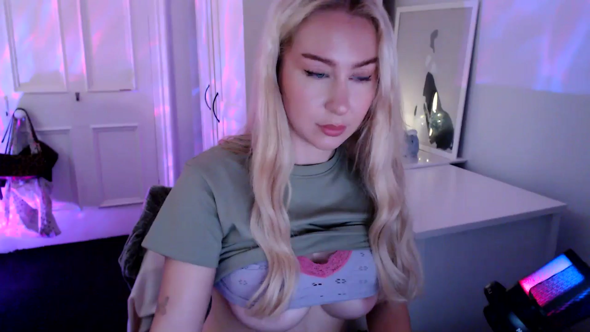 Gallery image thumbnail from British_Cutie's myfreecams stream on, 09/05/2025, 09:52 image 18 of 20