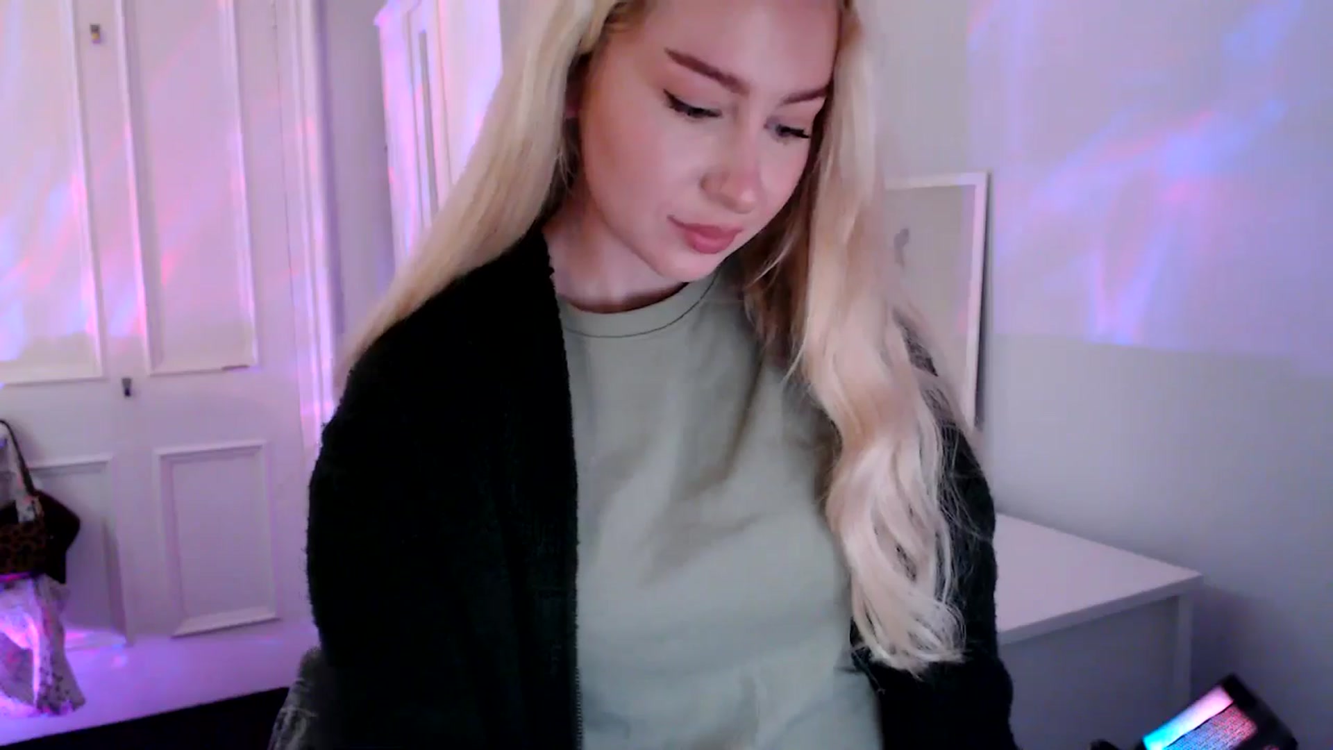 Gallery image thumbnail from British_Cutie's myfreecams stream on, 09/05/2025, 09:52 image 4 of 20
