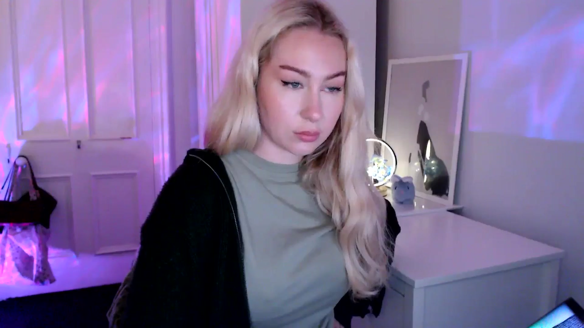 Gallery image thumbnail from British_Cutie's myfreecams stream on, 09/05/2025, 09:52 image 11 of 20
