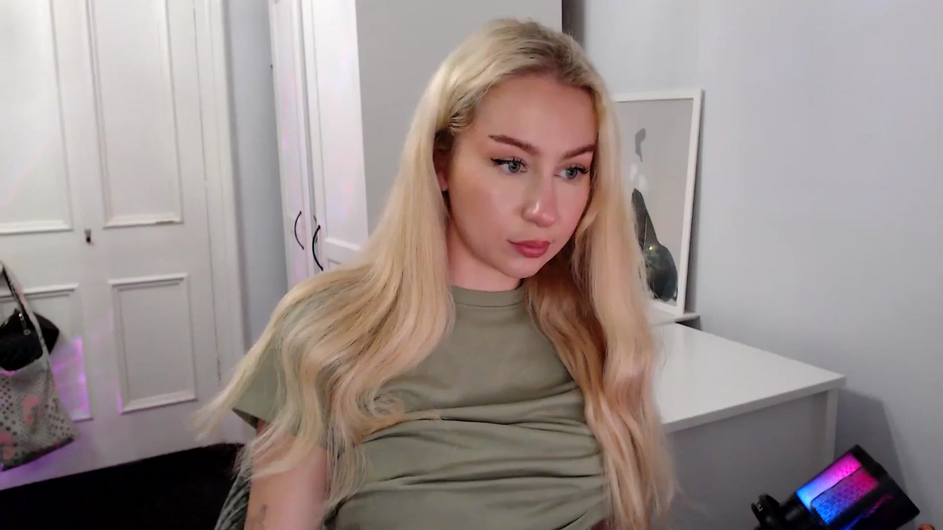 Gallery image thumbnail from British_Cutie's myfreecams stream on, 09/05/2025, 12:39 image 18 of 20