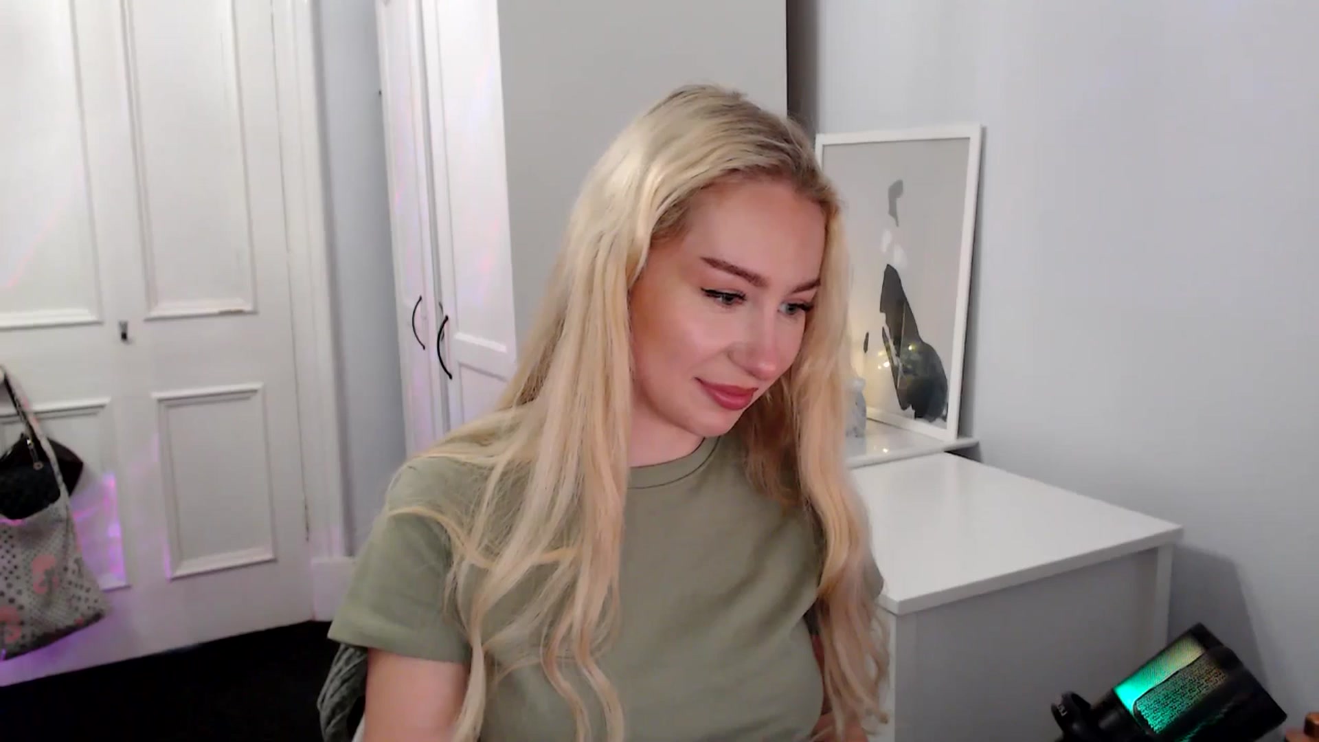 Gallery image thumbnail from British_Cutie's myfreecams stream on, 09/05/2025, 12:39 image 6 of 20