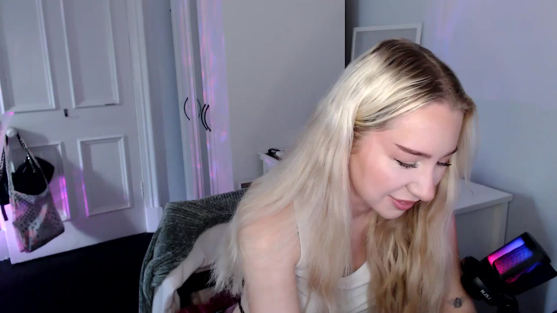 Gallery image thumbnail from British_Cutie's myfreecams stream on, 09/06/2025, 13:40 image 13 of 20