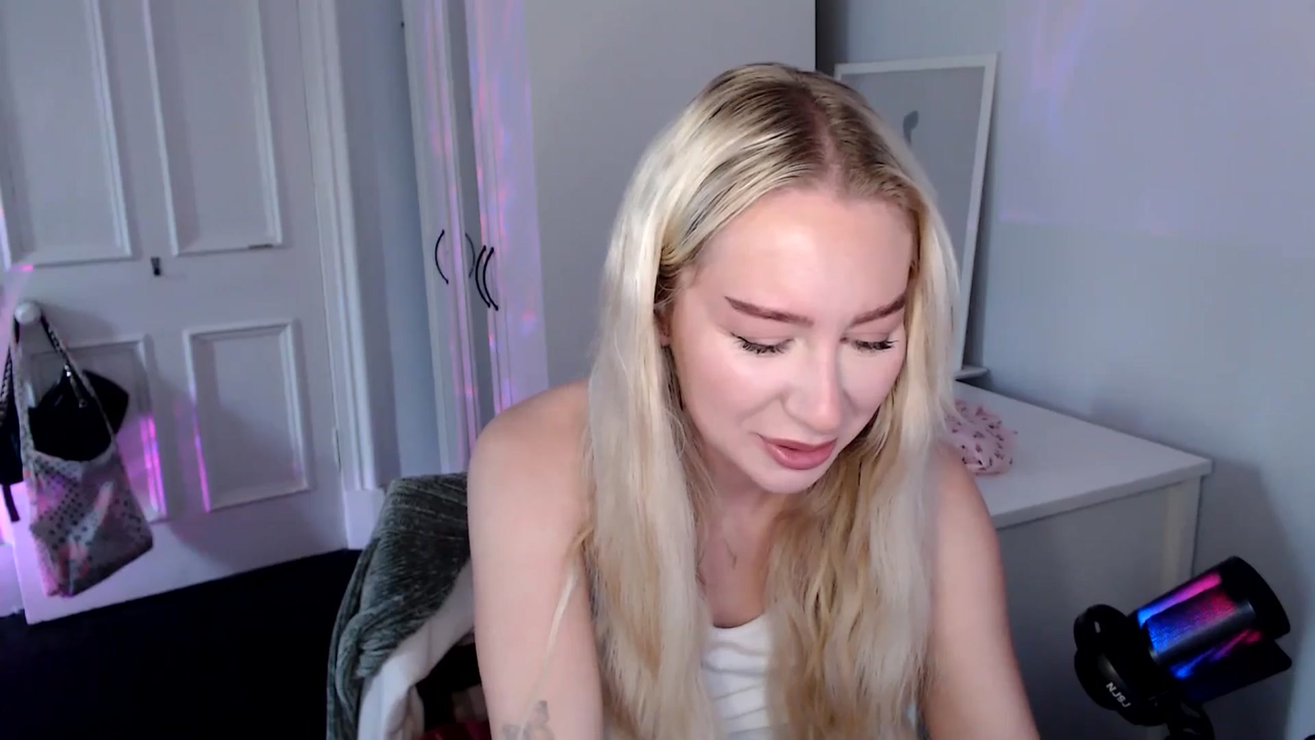 Gallery image thumbnail from British_Cutie's myfreecams stream on, 09/06/2025, 13:40 image 12 of 20